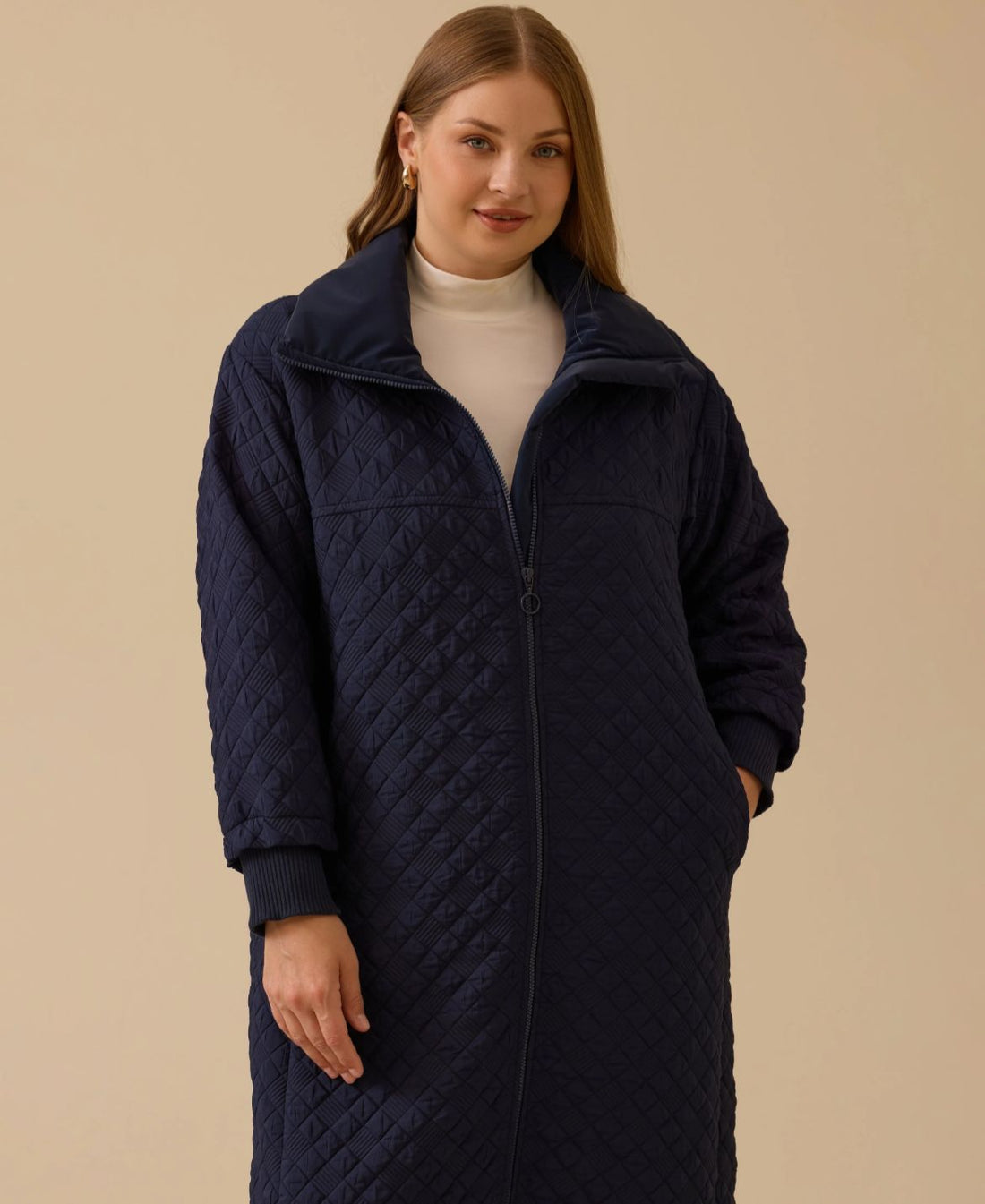 BÜYÜK BEDEN FERMUARLI KAPİTONE PARDÜSE