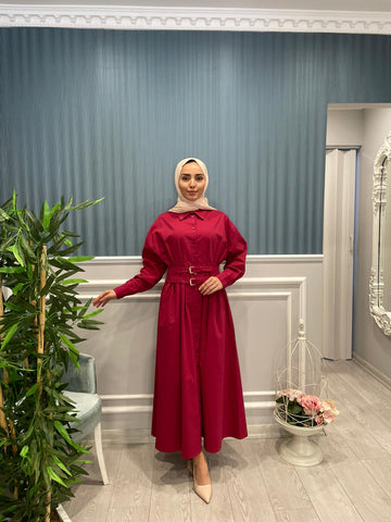 ÖNÜ KEMERLİ ELBİSE