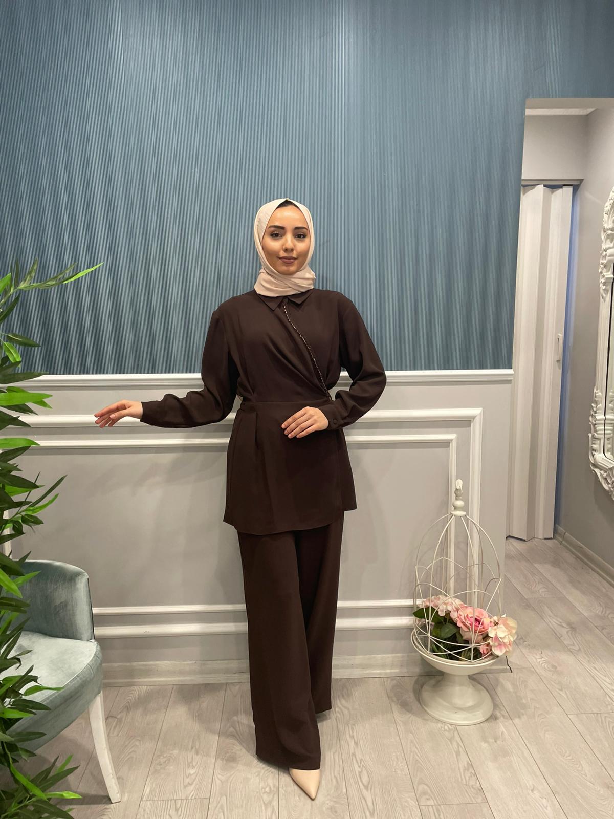 BONCUK DETAYLI BAĞLAMALI KRUVAZE TUNİK