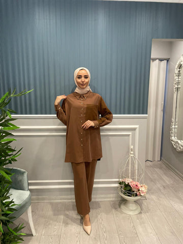 SÜET CEP DETAYLI DÜĞMELİ GÖMLEK