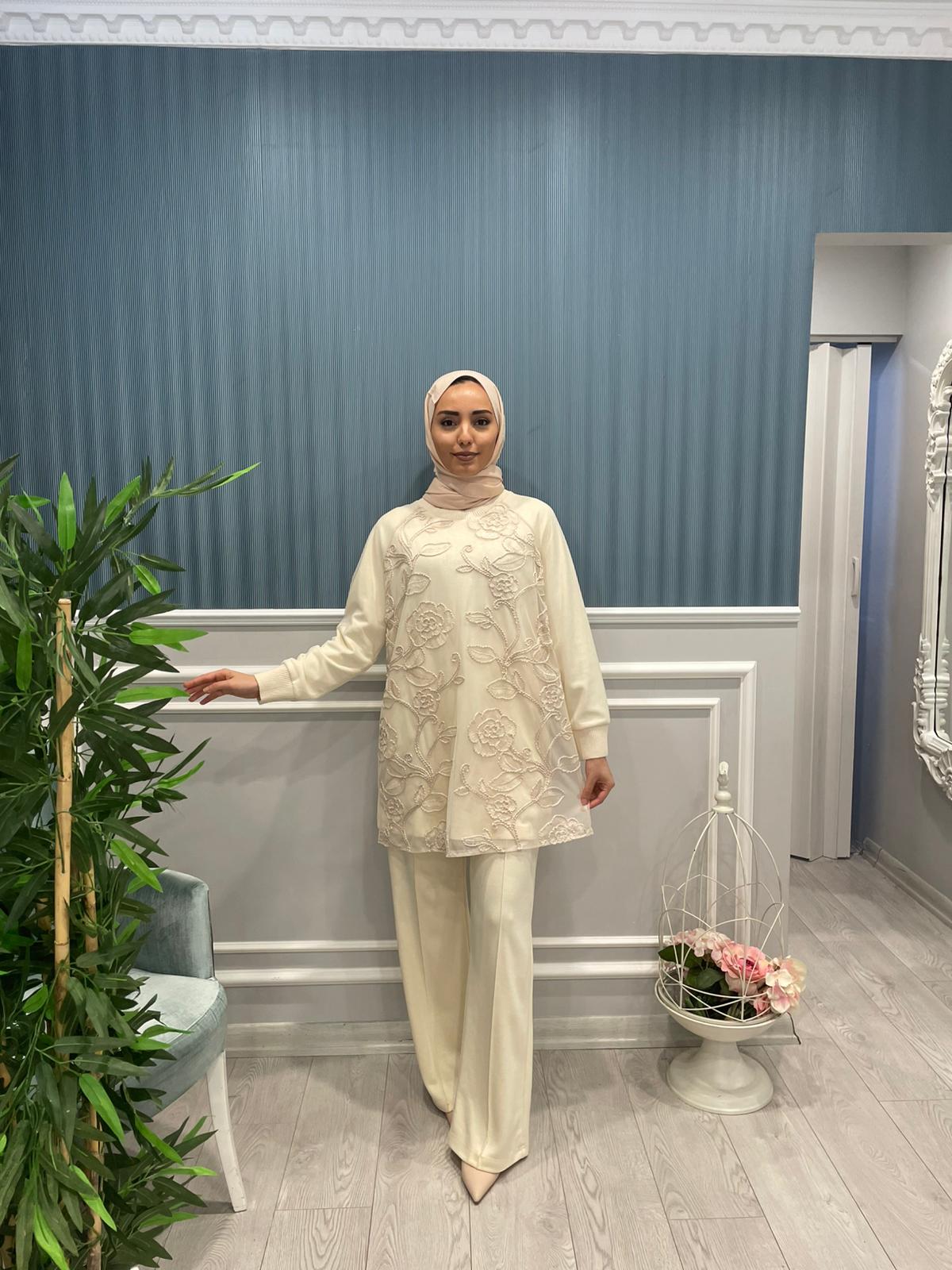 NAKIŞLI TÜF DETAYLI BİSİKLET YAKA TUNİK