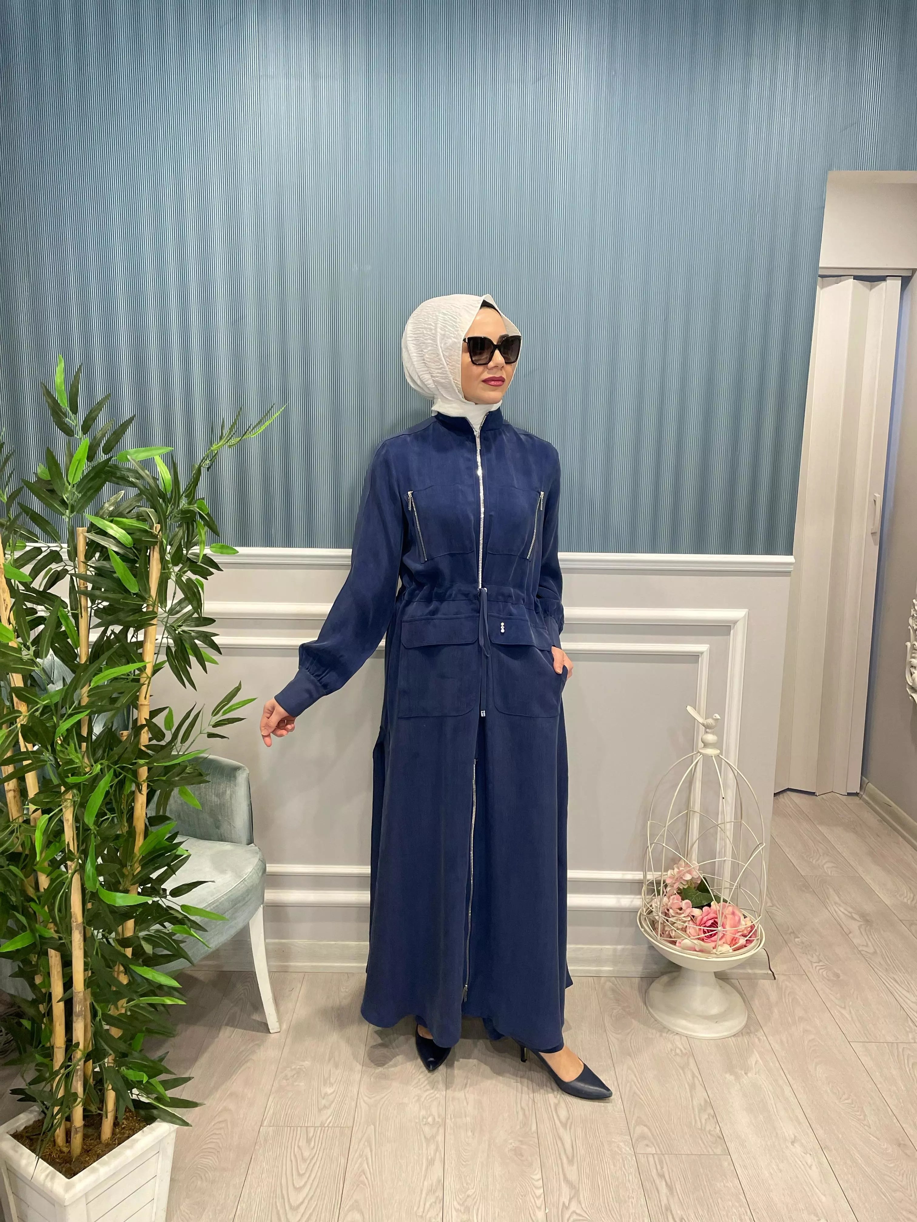 ÖNDEN FERMUARLI BELİ BÜZGÜLÜ CEP DETAYLI KUPRA İPEK KAP