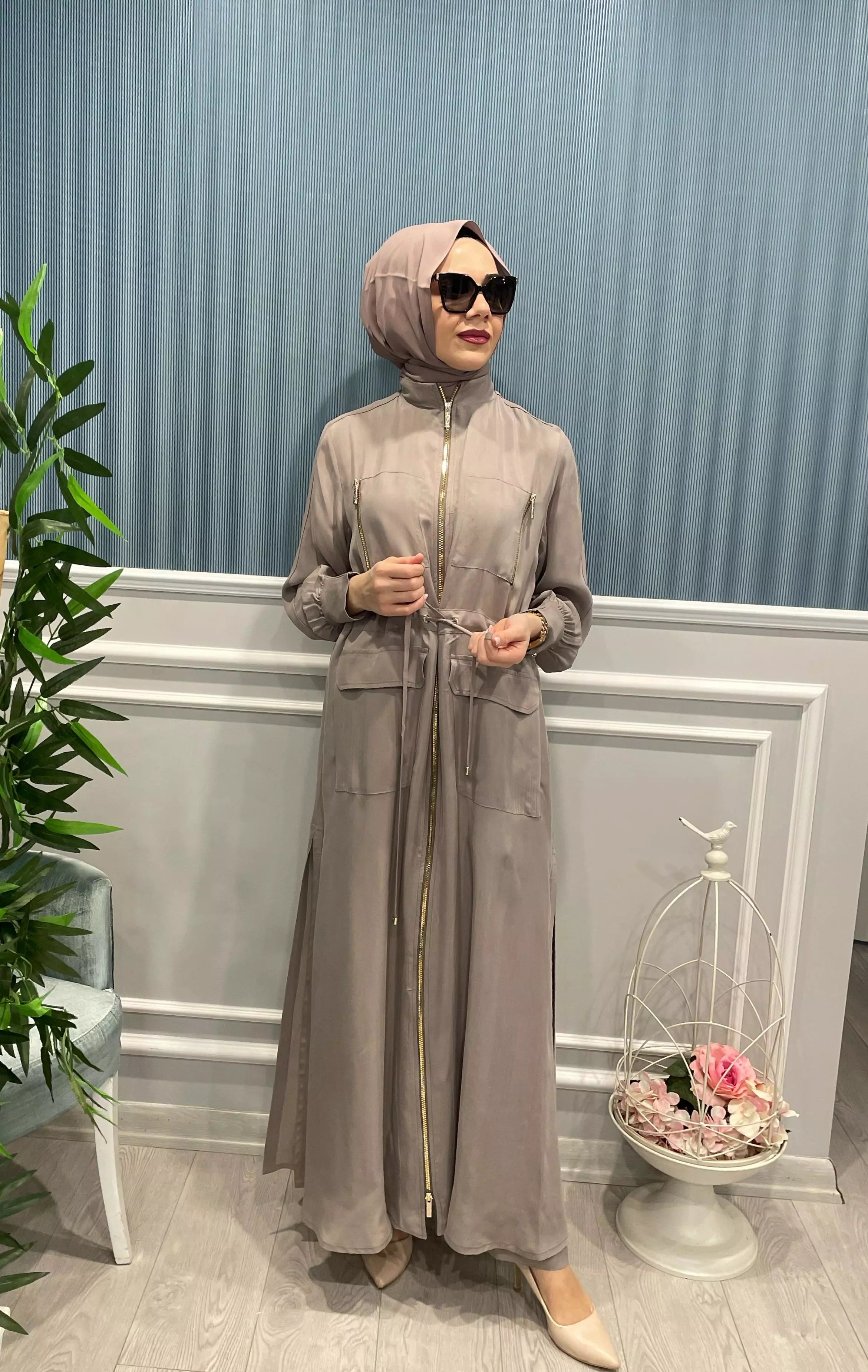 ÖNDEN FERMUARLI BELİ BÜZGÜLÜ CEP DETAYLI KUPRA İPEK KAP