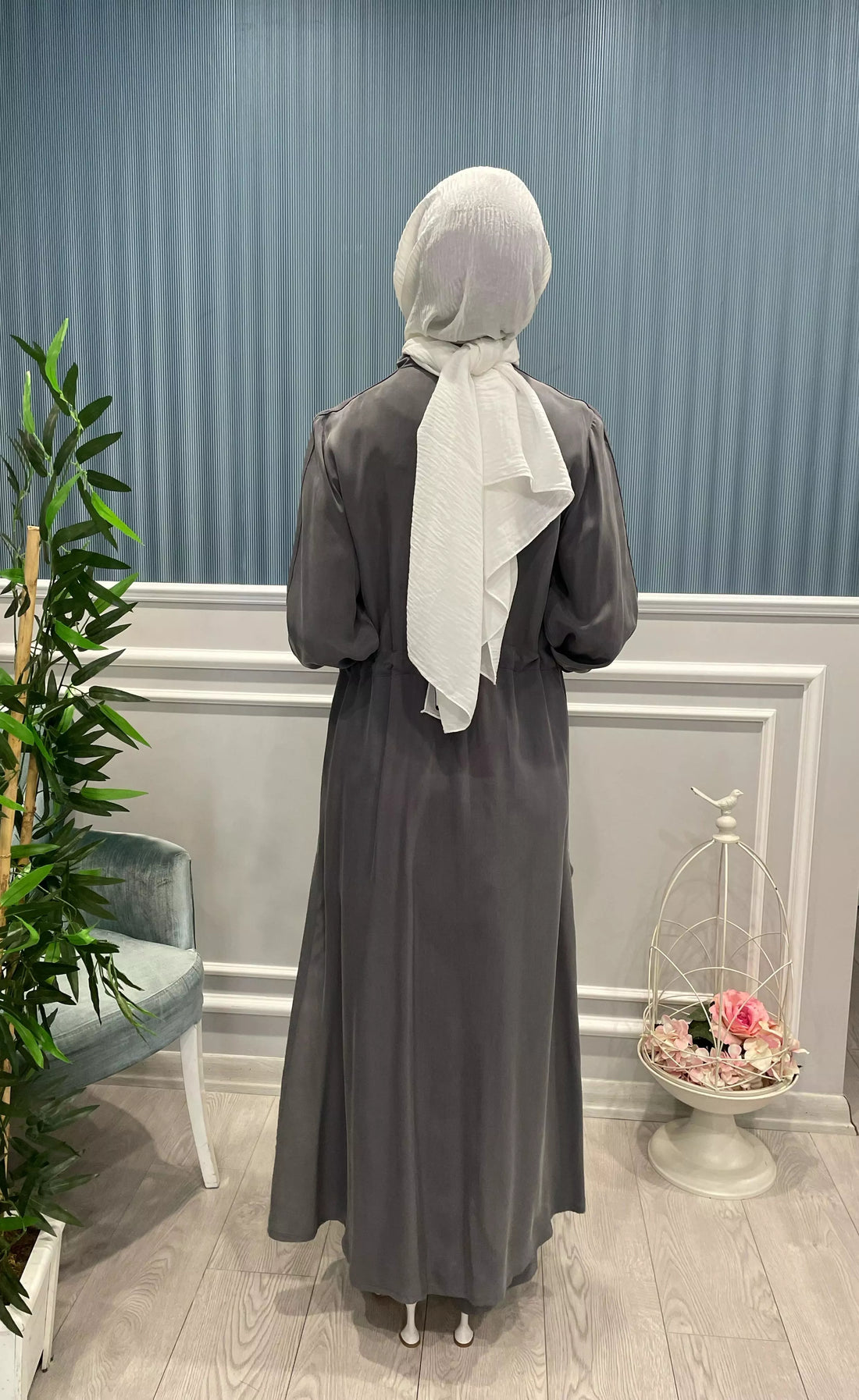 ÖNDEN FERMUARLI BELİ BÜZGÜLÜ CEP DETAYLI KUPRA İPEK KAP