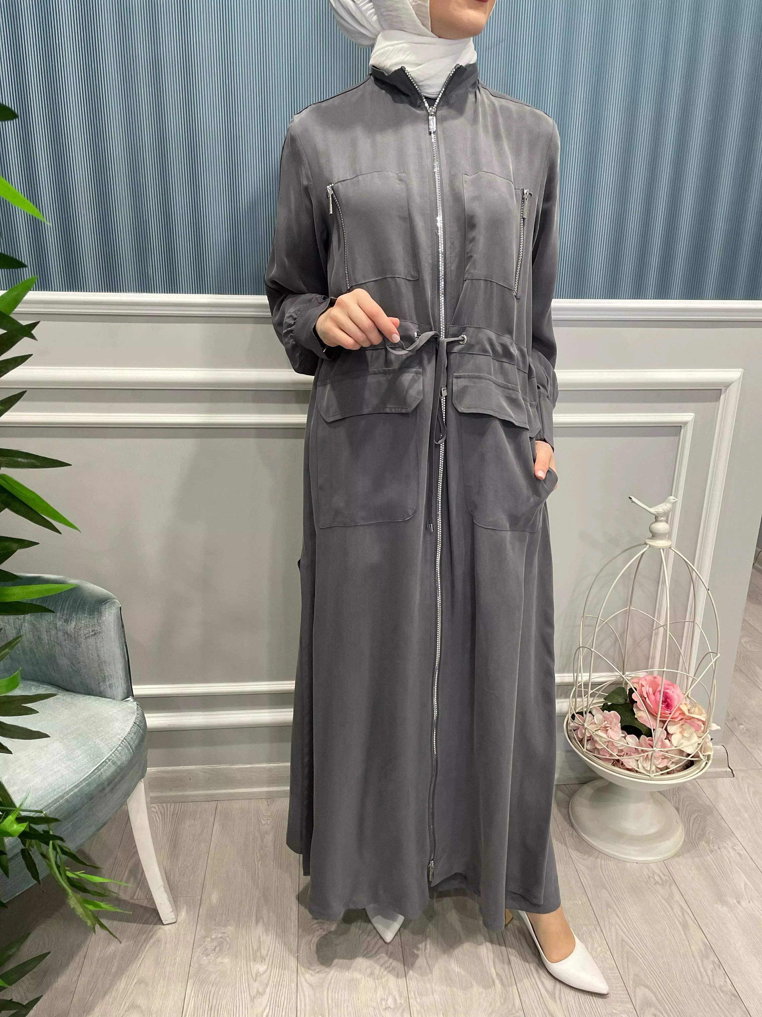 ÖNDEN FERMUARLI BELİ BÜZGÜLÜ CEP DETAYLI KUPRA İPEK KAP