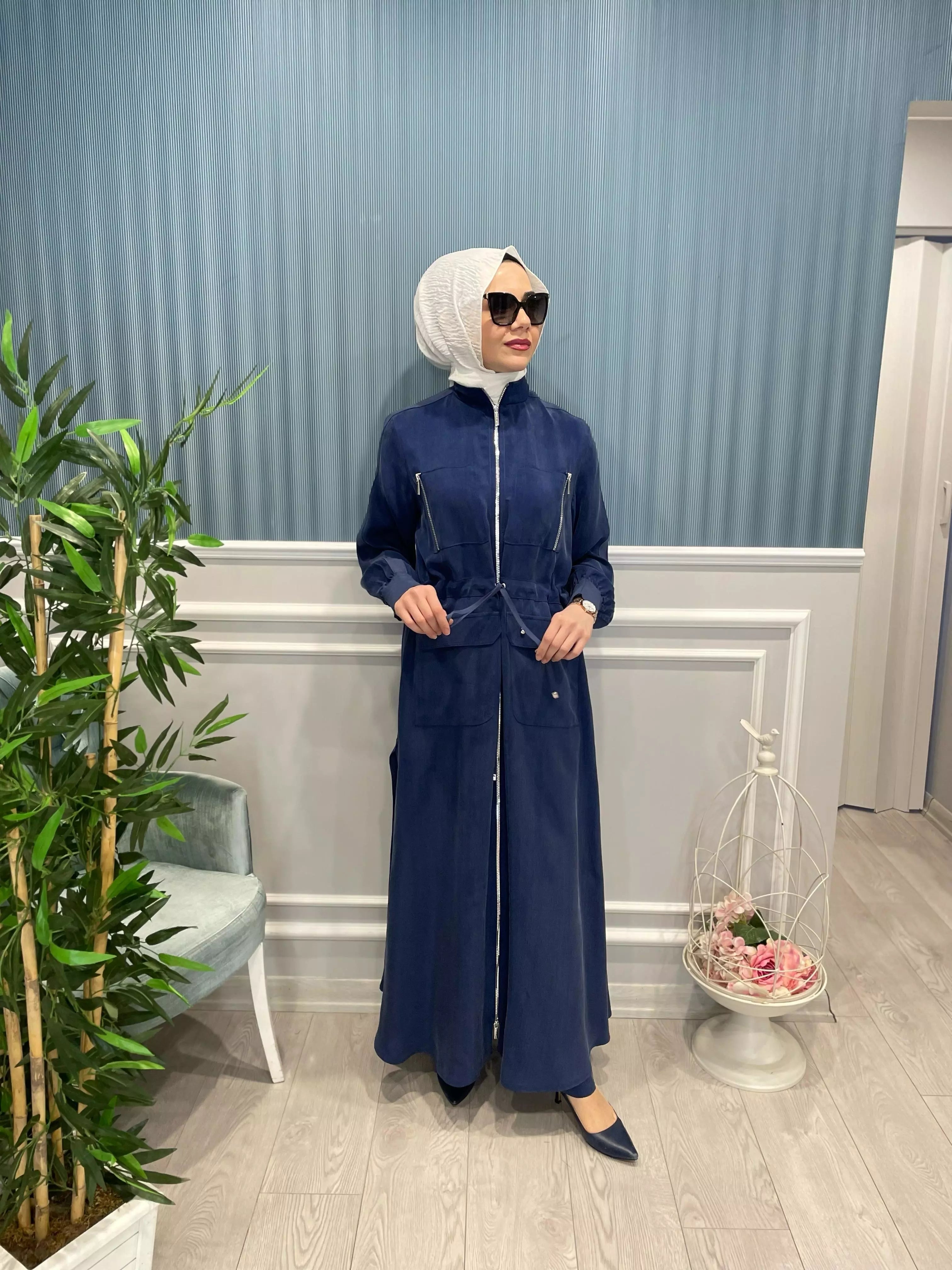 ÖNDEN FERMUARLI BELİ BÜZGÜLÜ CEP DETAYLI KUPRA İPEK KAP