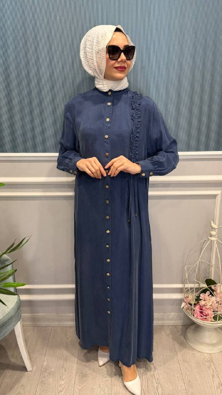 TEK TARAFI BİYE VE BÜZGÜ DETAYLI ASTARLI ELBİSE