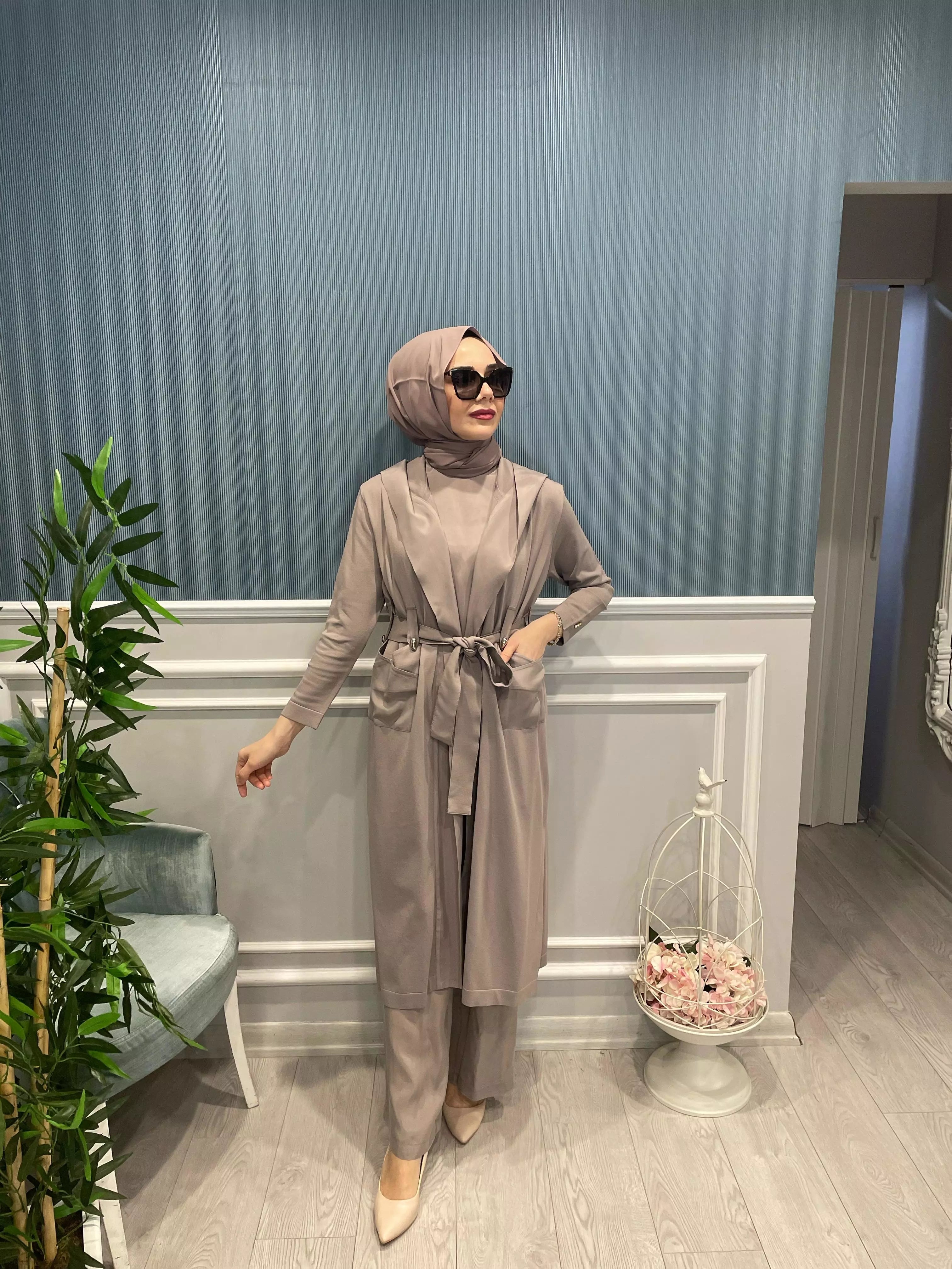 KUPRA DETAYLI BELİ KEMERLİ CEPLİ KAPŞONLU HIRKA