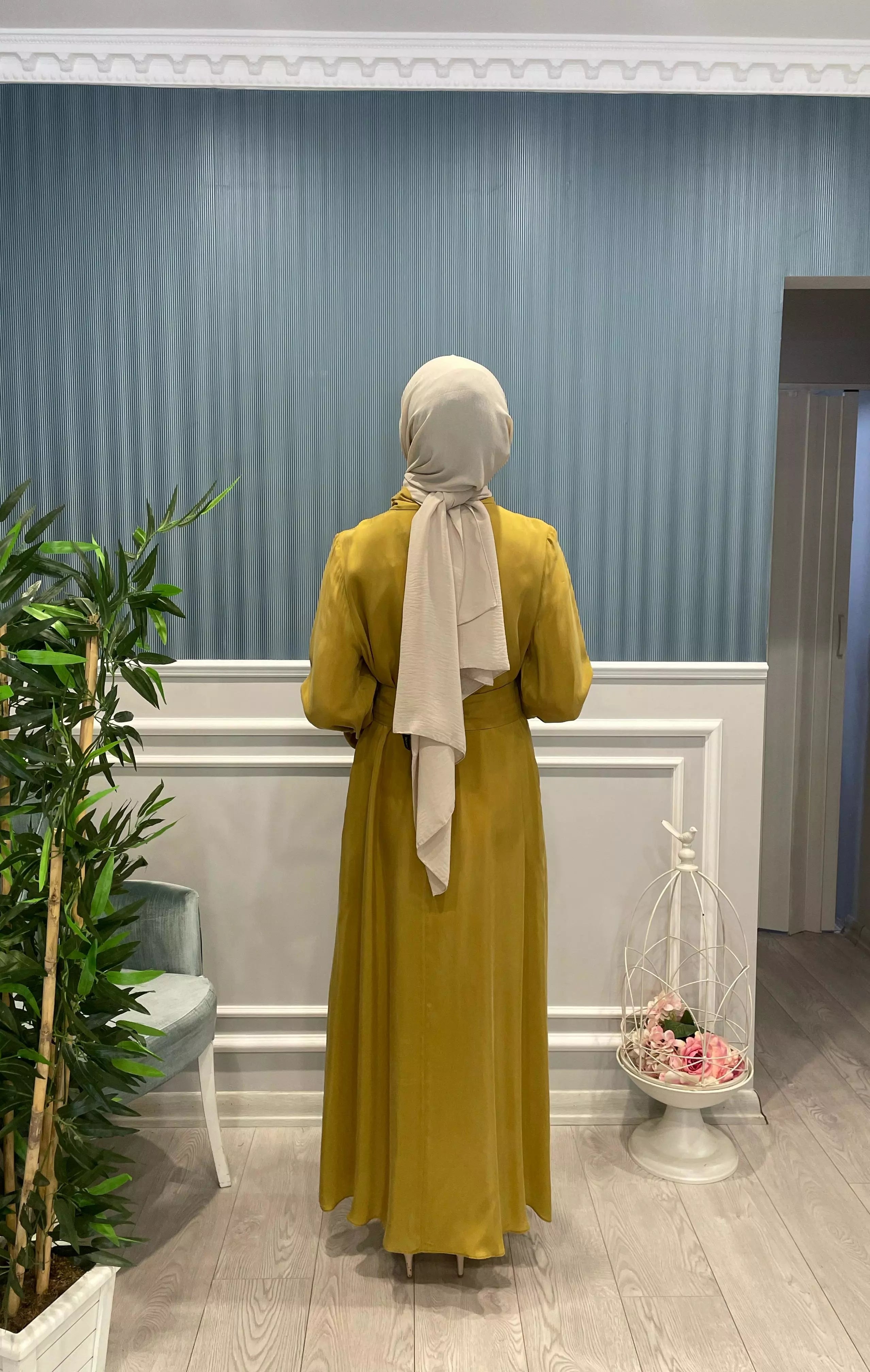İÇİ ASTARLI BELİ SEYYAR KEMERLİ KUPRA İPEK ELBİSE