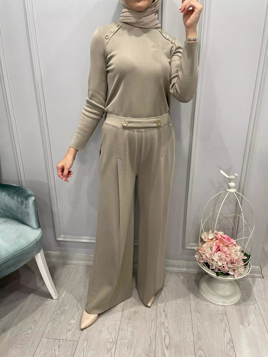 ÖNÜ DÜĞMELİ BOL PAÇA PANTOLON