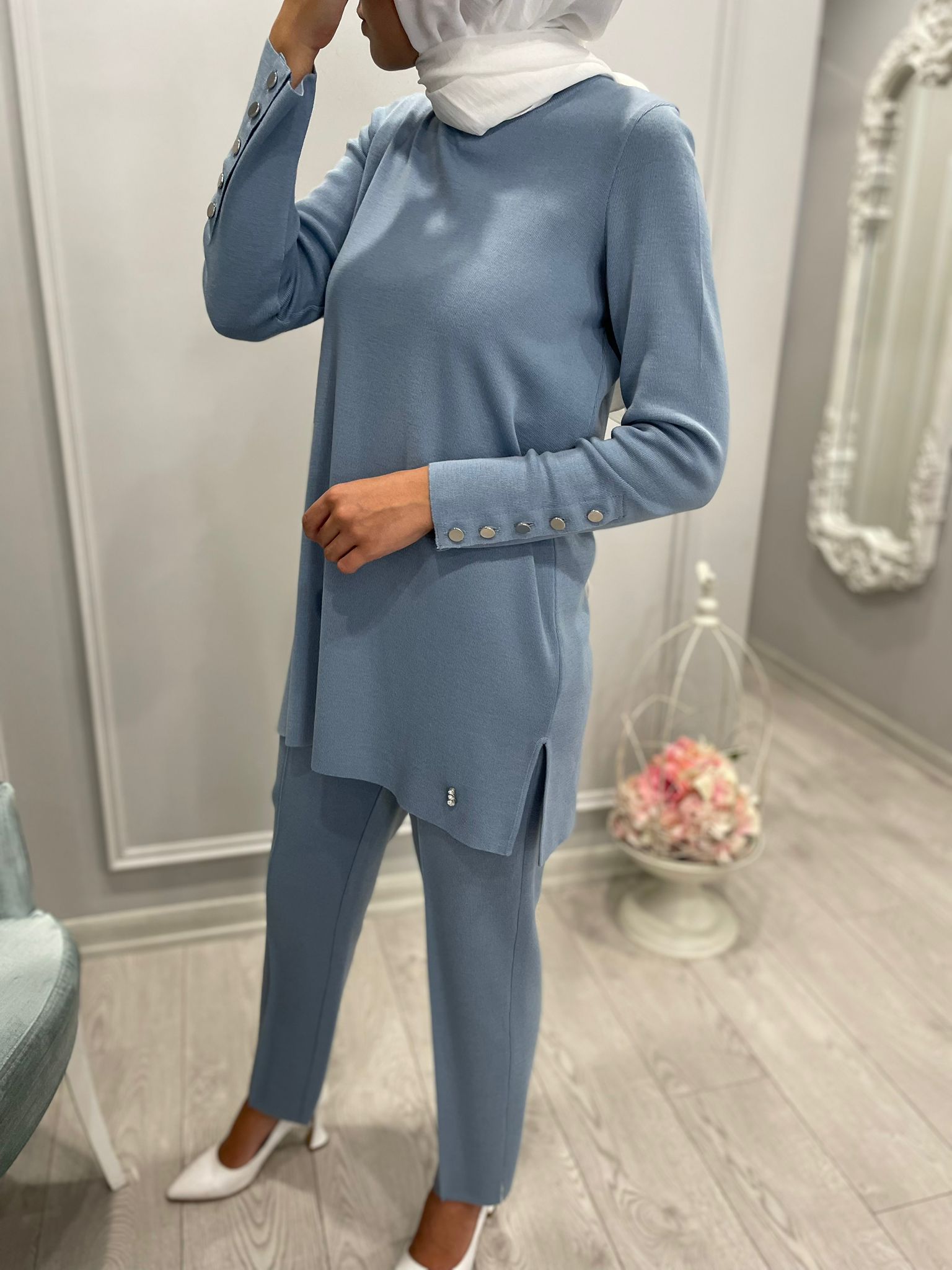 KOLLARI%20DÜĞMELİ%20BLUZ
