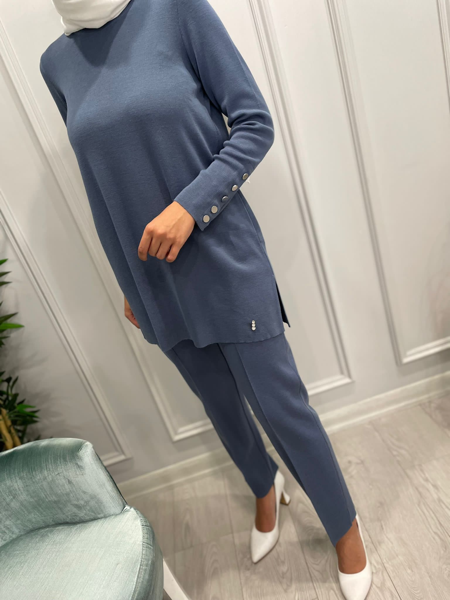 KOLU%20DÜĞMELİ%20BLUZ