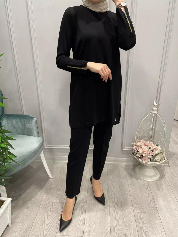 KOLLARI%20FERMUARLI%20SİYAH%20BLUZ