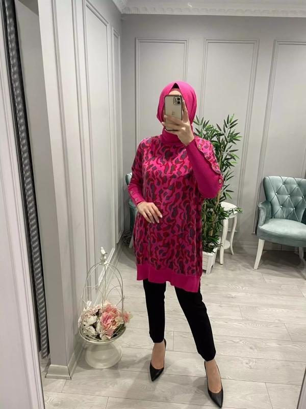 KOLLARI%20DÜĞMELİ%20DESENLİ%20KUPRA%20İPEK%20FUŞYA%20BLUZ