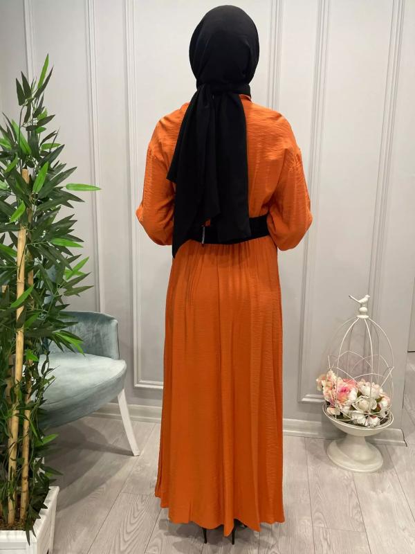 BELİ%20KUŞAKLI%20UZUN%20KİREMİT%20ELBİSE