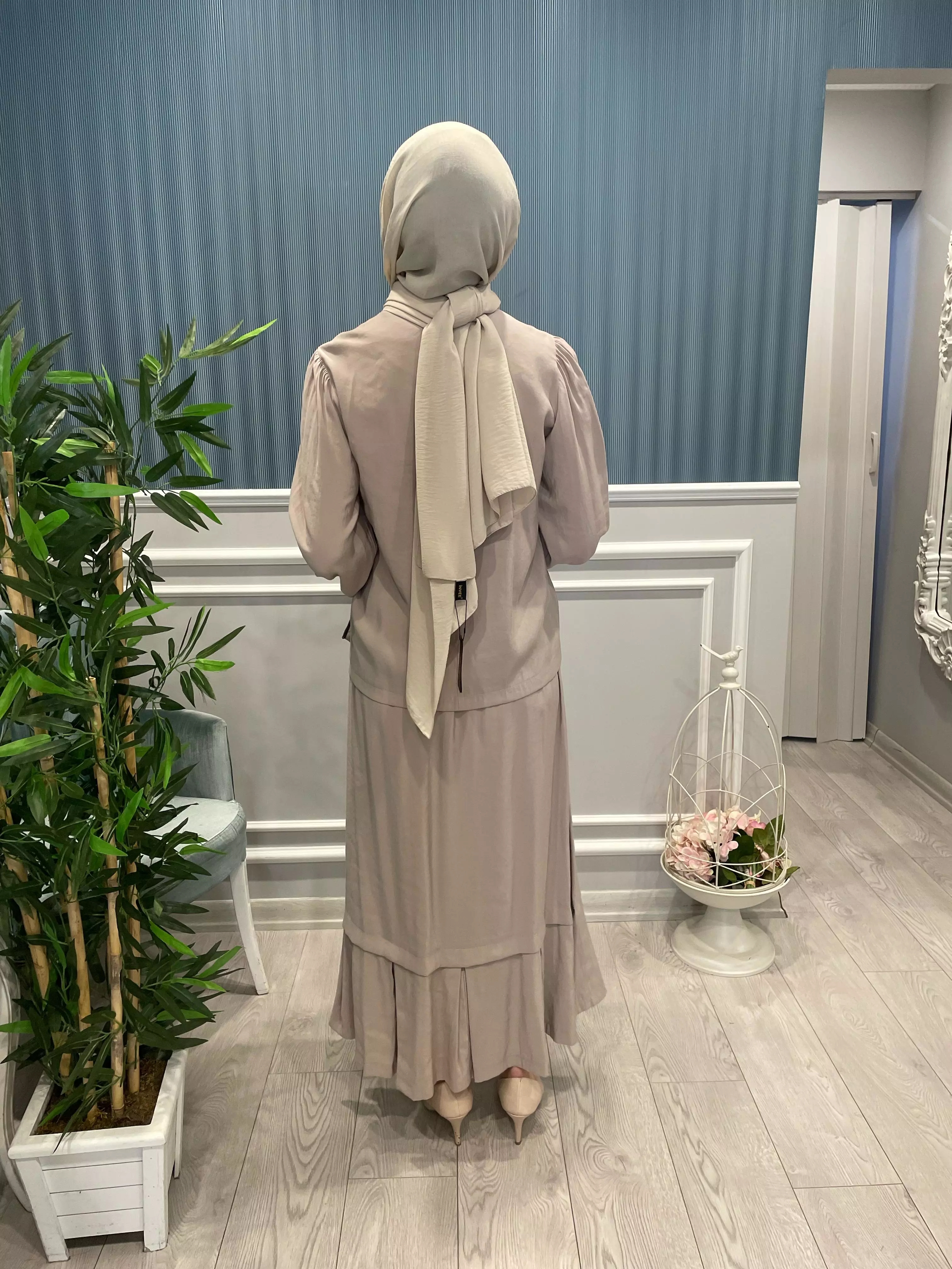 BLUZU%20GARNİLİ%20OMUZDAN%20FERMUAR%20DETAYLI%20VERONA%20ETEKLİ%20TAKIM
