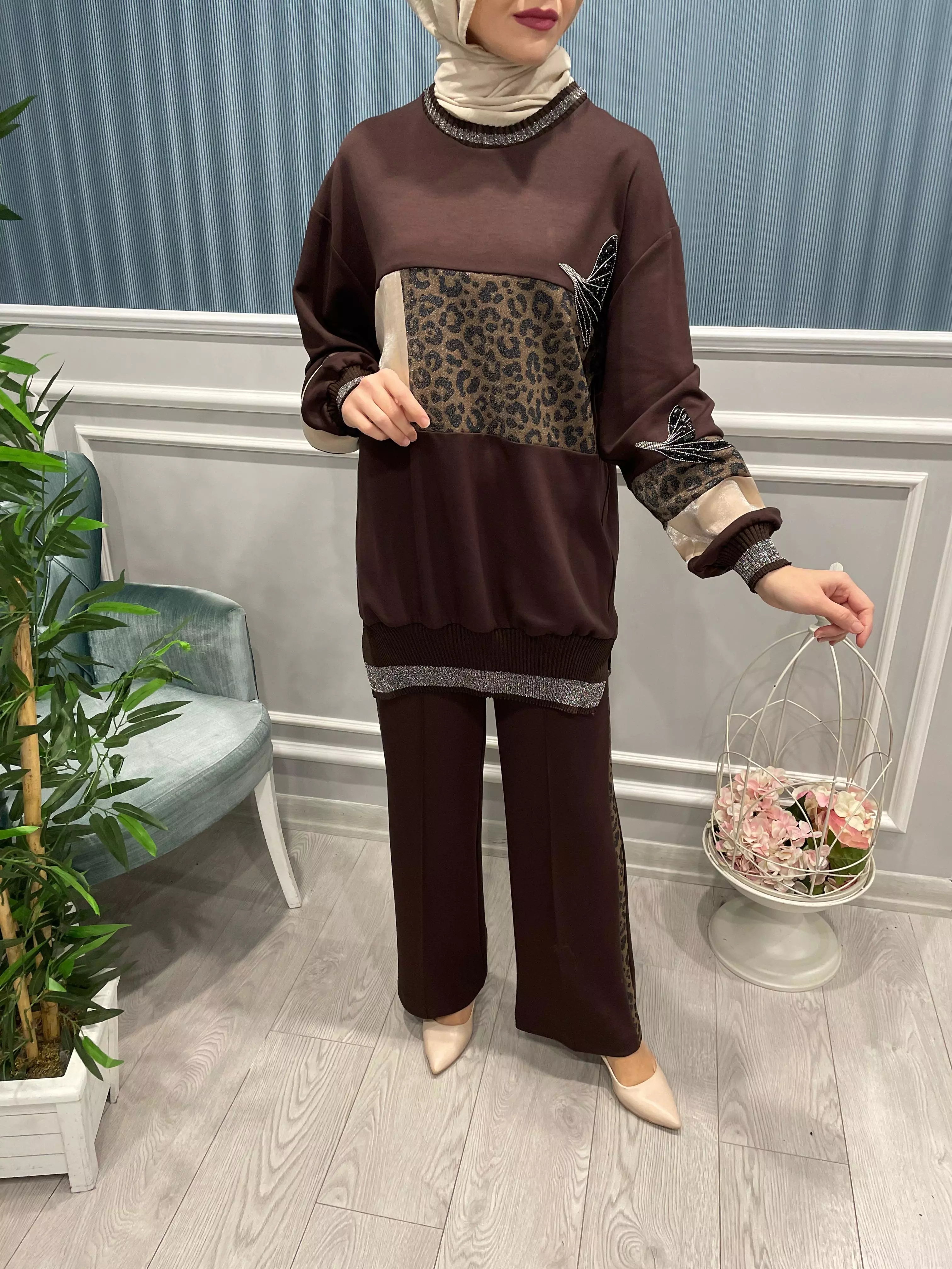 LEOPAR%20DESENLİ%20TAŞ%20İŞLEMELİ%20TAKIM