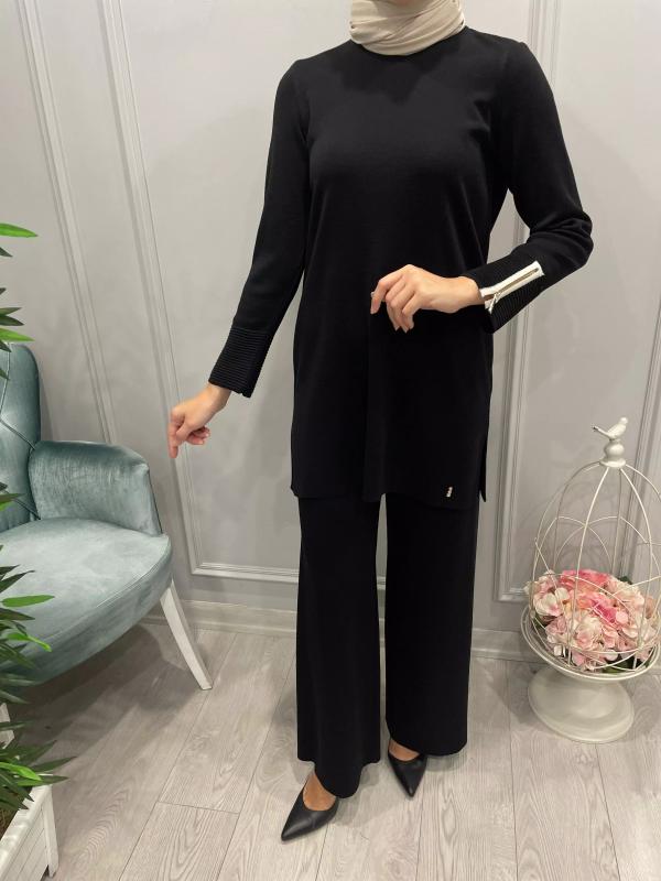YAKASI%20VE%20BİLEĞİ%20BEKLETME%20DETAYLI%20TUNİK