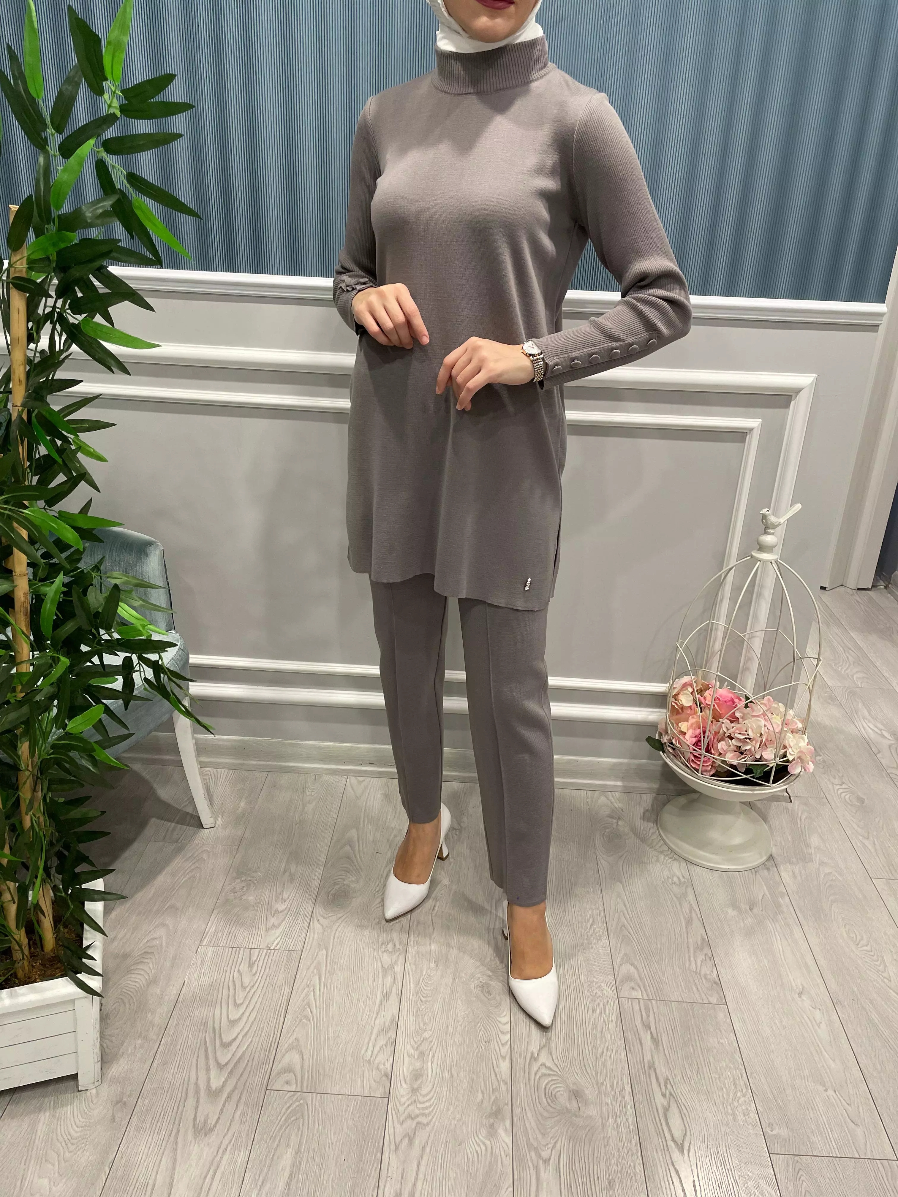 UZUN%20KOLLU%20KOLLARI%20DÜĞMELİ%20BASİC%20TRİKO%20BLUZ