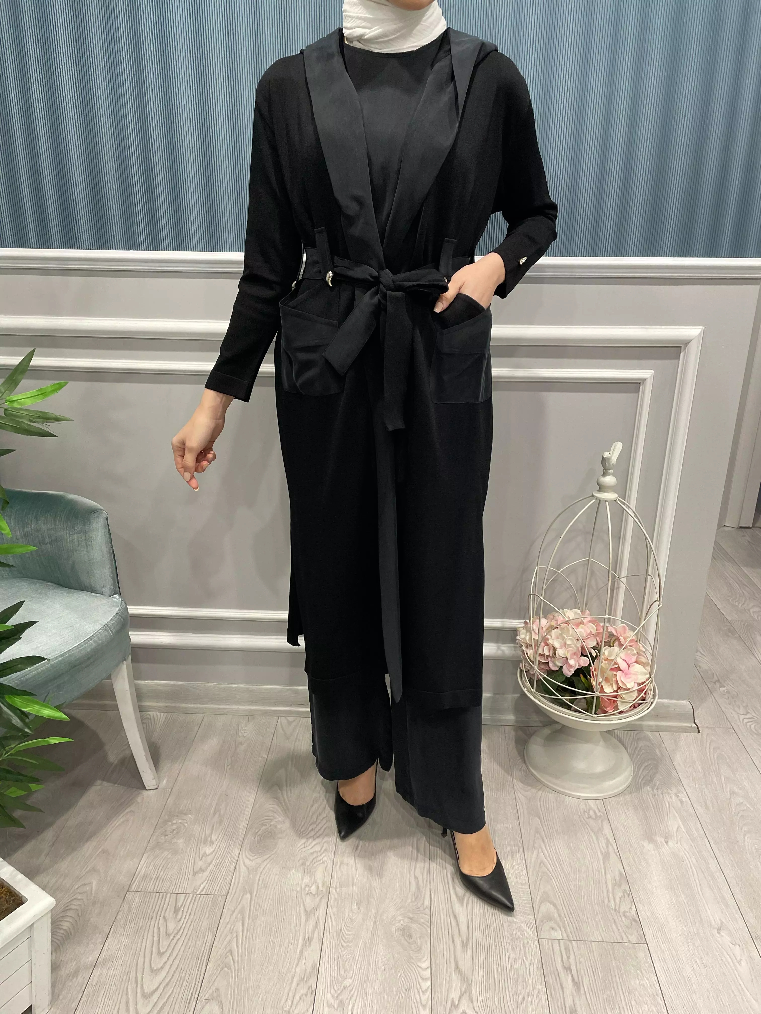 KUPRA%20DETAYLI%20BELİ%20KEMERLİ,%20CEPLİ,%20KAPŞONLU%20HIRKA