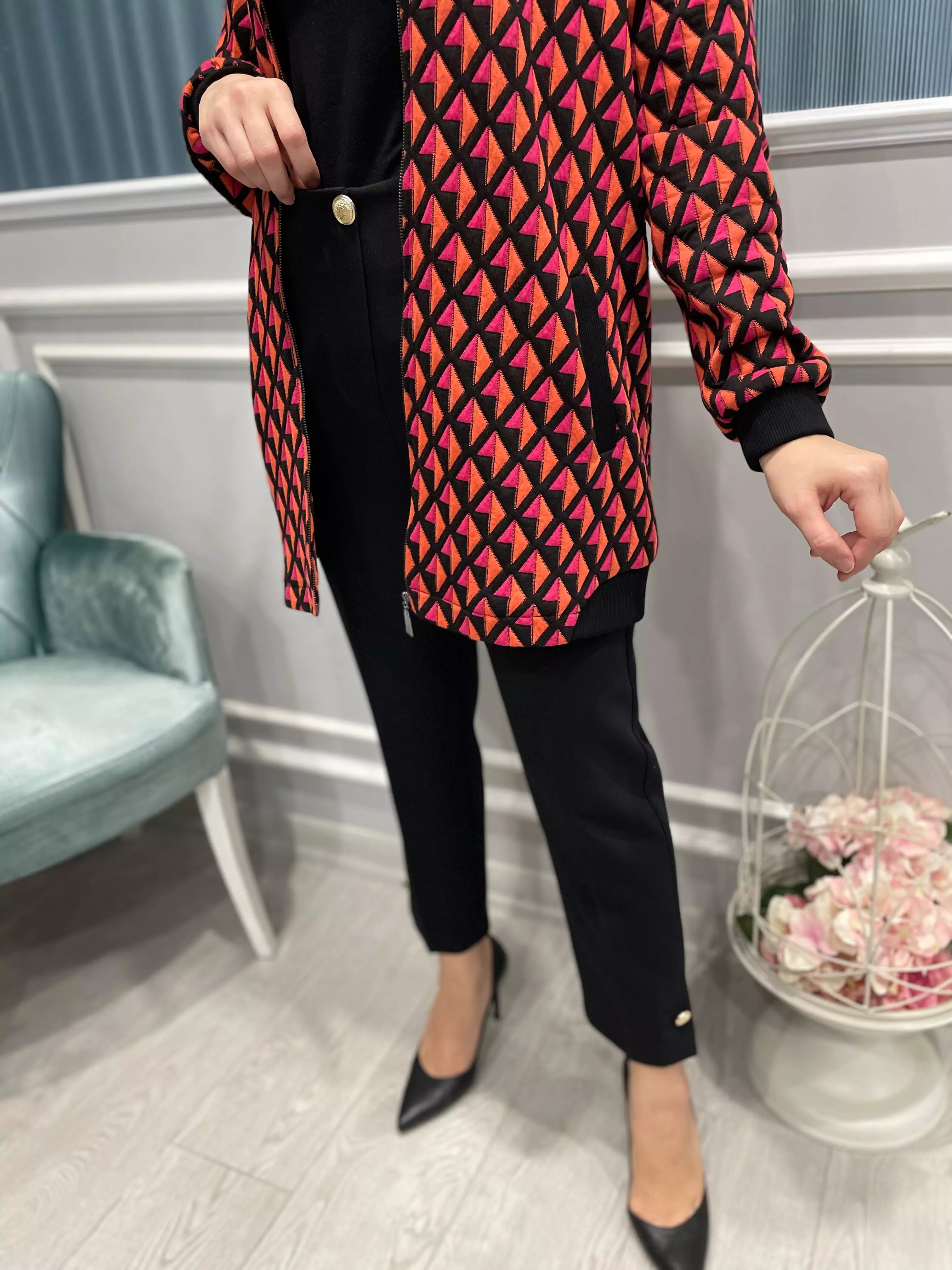 PAÇASI%20DÜĞMELİ%20BELİ%20PENSLİ%20PANTOLON