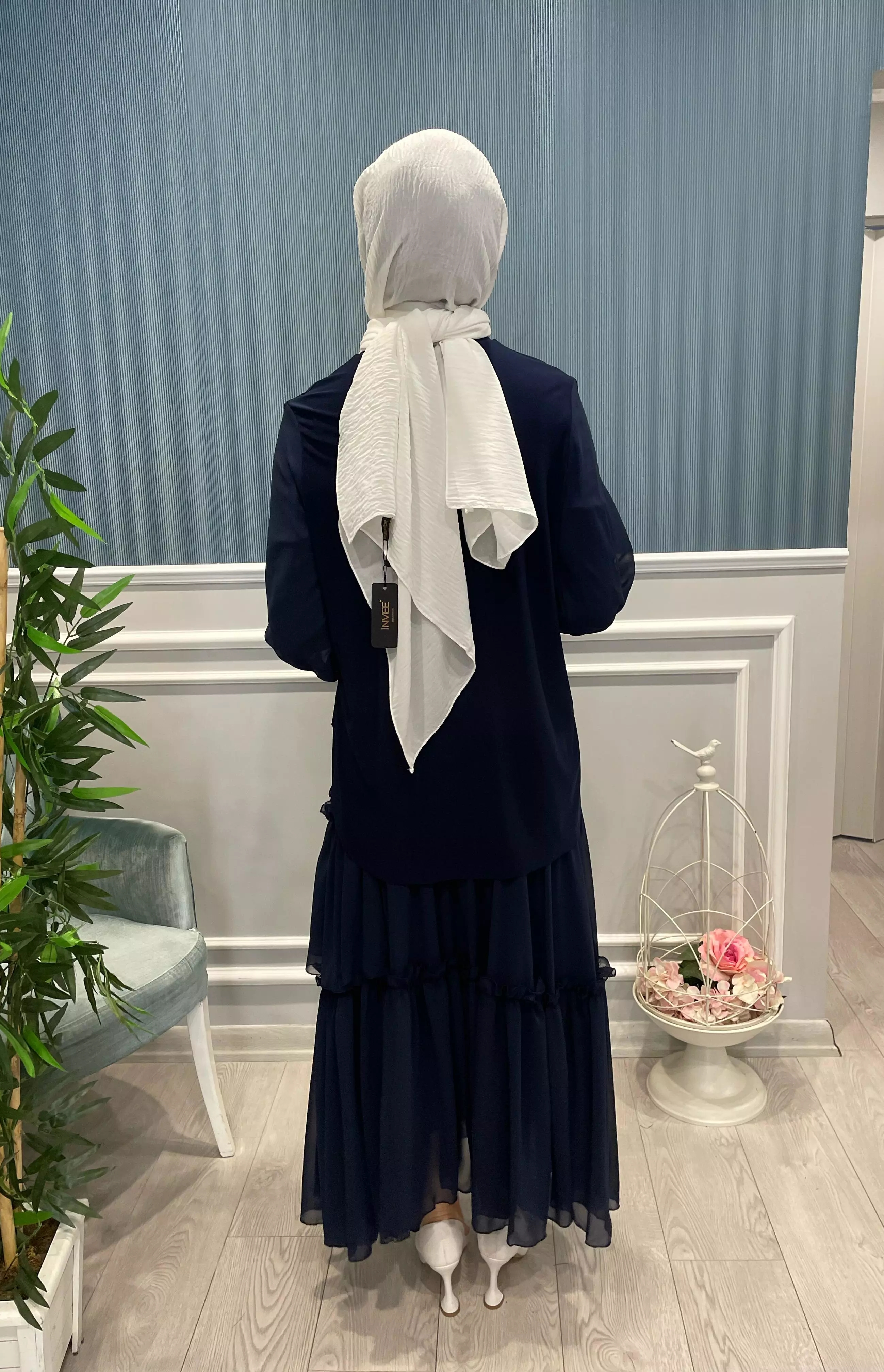 BLUZUNUN%20KOLU%20ŞİFON%20GARNİLİ%20ETEĞİ%20FIRFIRLI%20VE%20KRAŞLI%20SANDY%20TAKIM