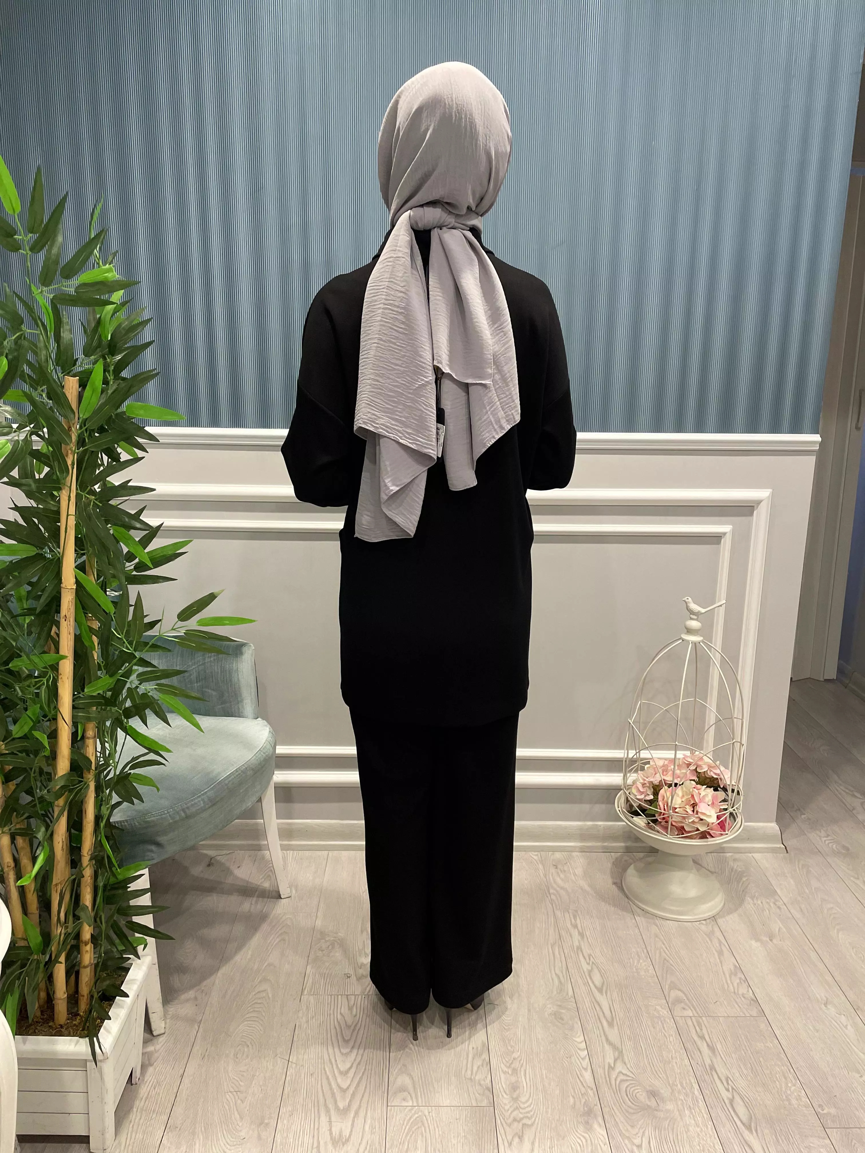 DÜĞMELİ%20SİYAH%20DEFNA%20TAKIM