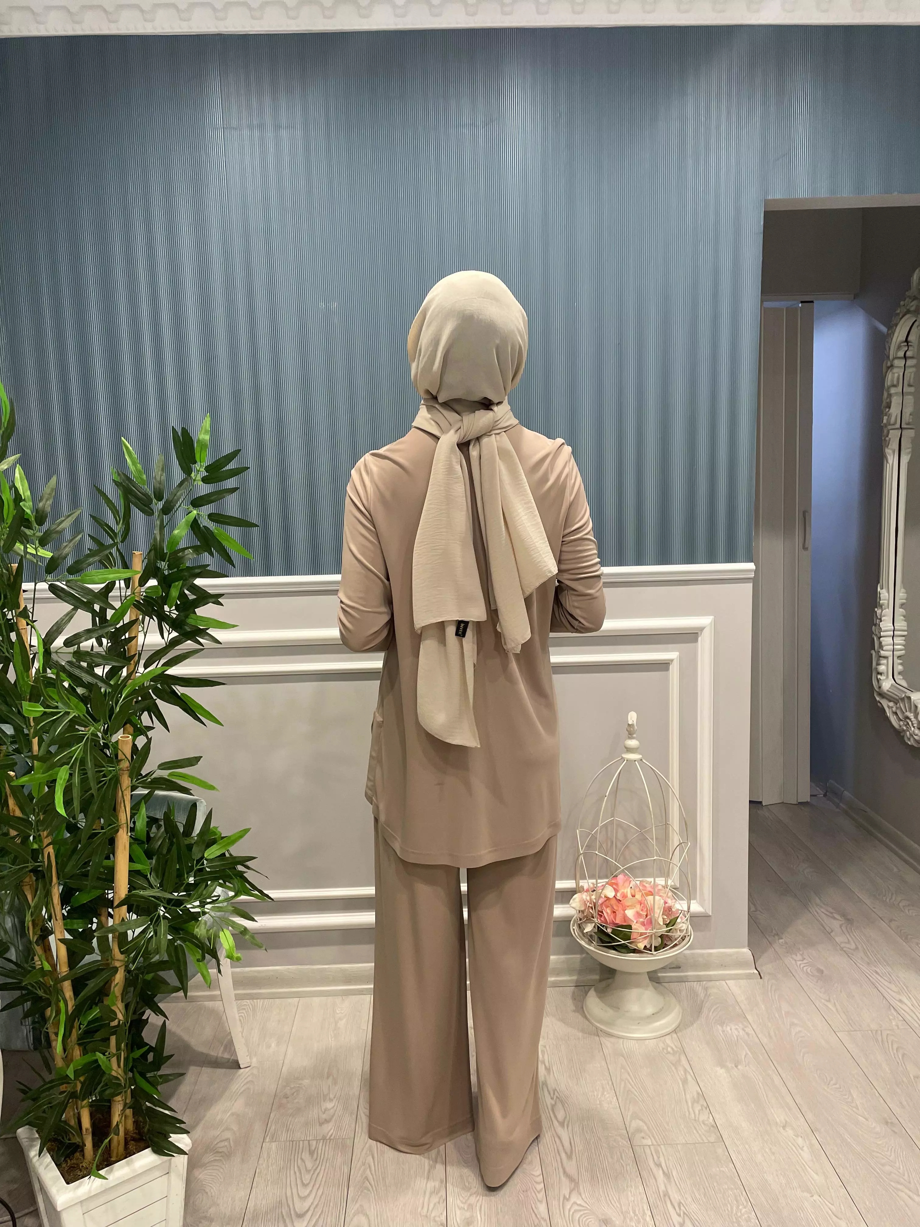 GÜL%20MOTİFLİ%20RAYON%20BLUZ