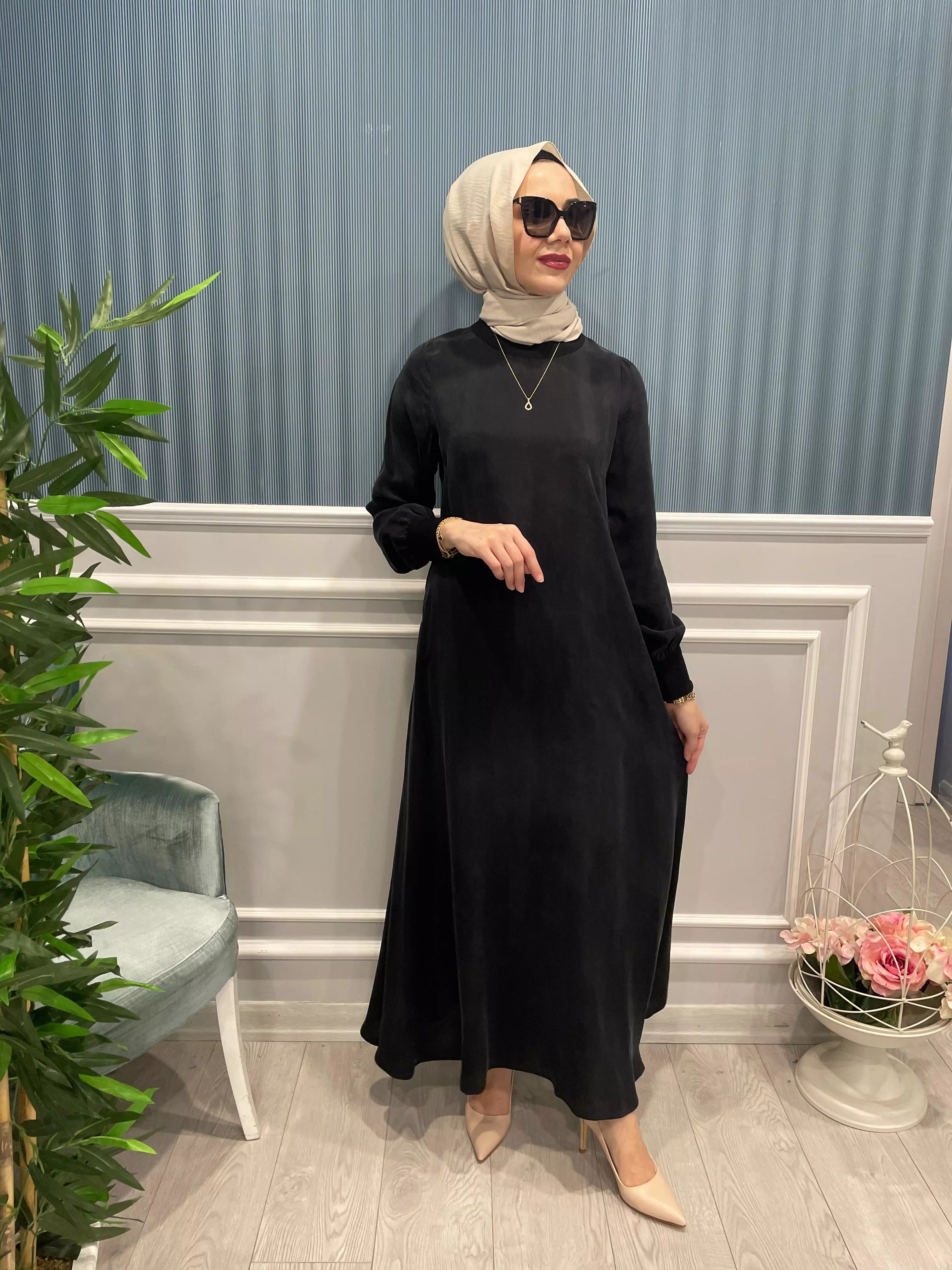 KOLLARI%20RİBANA%20DETAYLI%20KUPRA%20İPEK%20ELBİSE