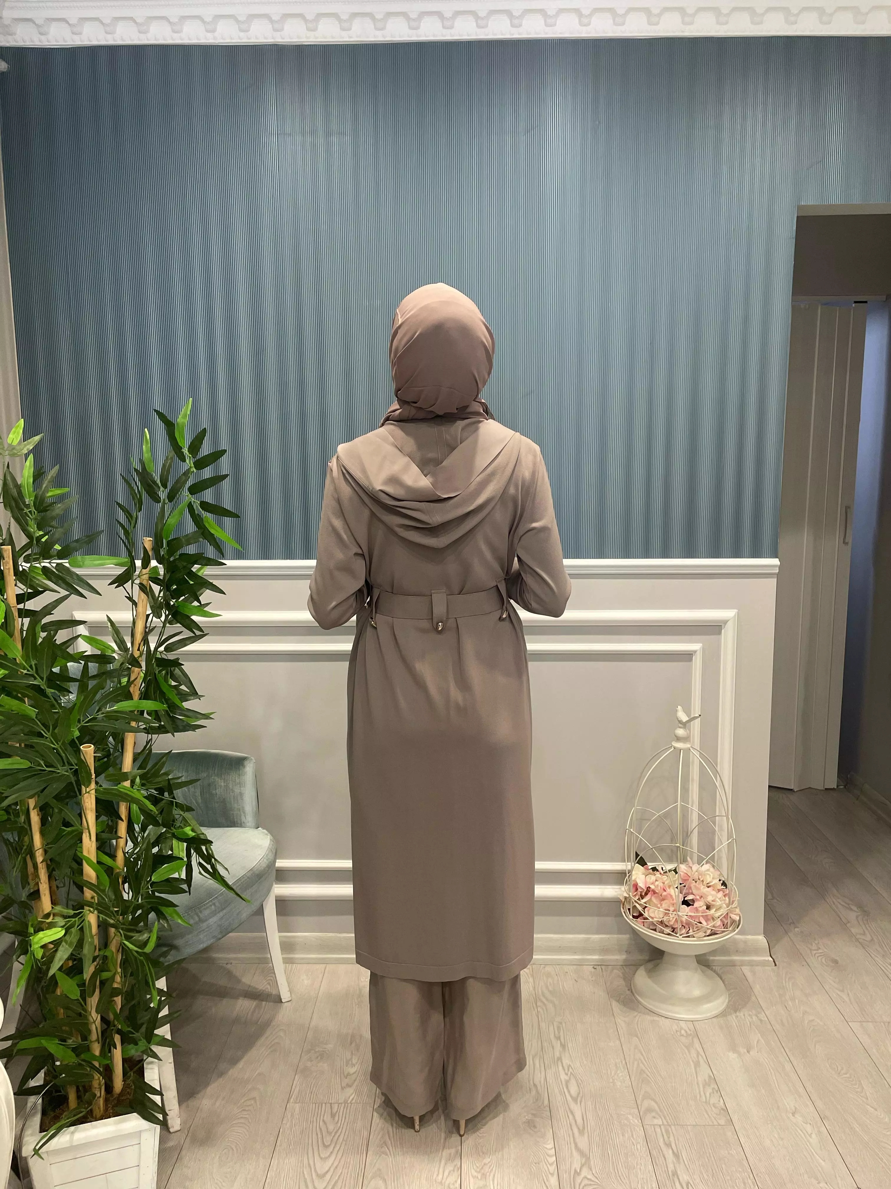 KUPRA%20DETAYLI%20BELİ%20KEMERLİ%20CEPLİ%20KAPŞONLU%20HIRKA