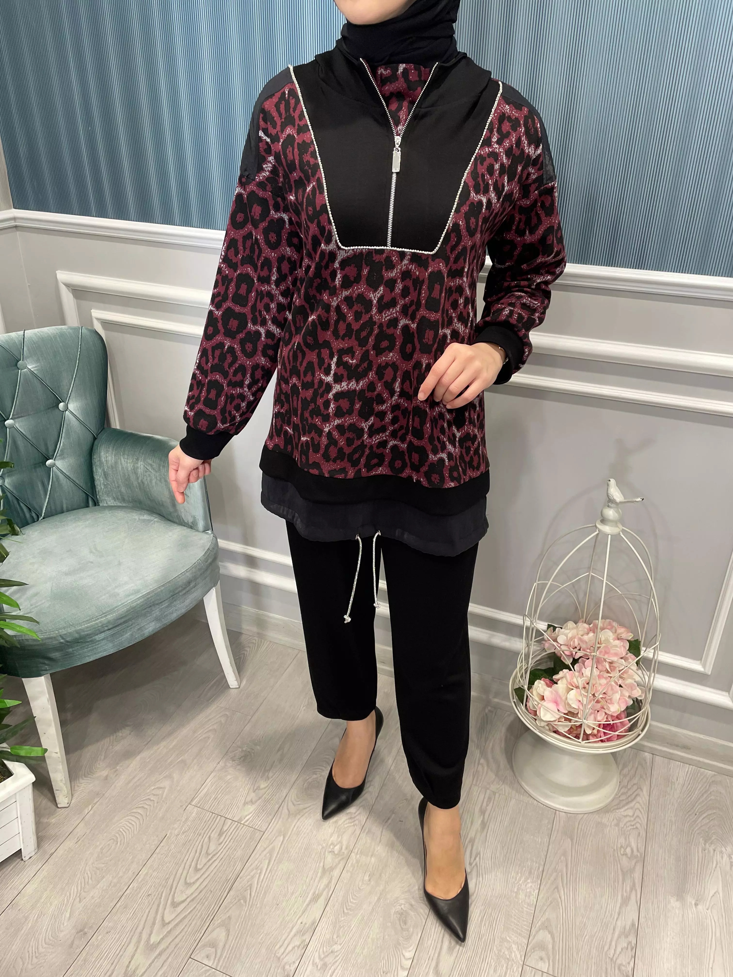 LEOPAR%20DESENLİ%20TAŞ%20DETAYLI%20KAPŞONLU%20TAKIM