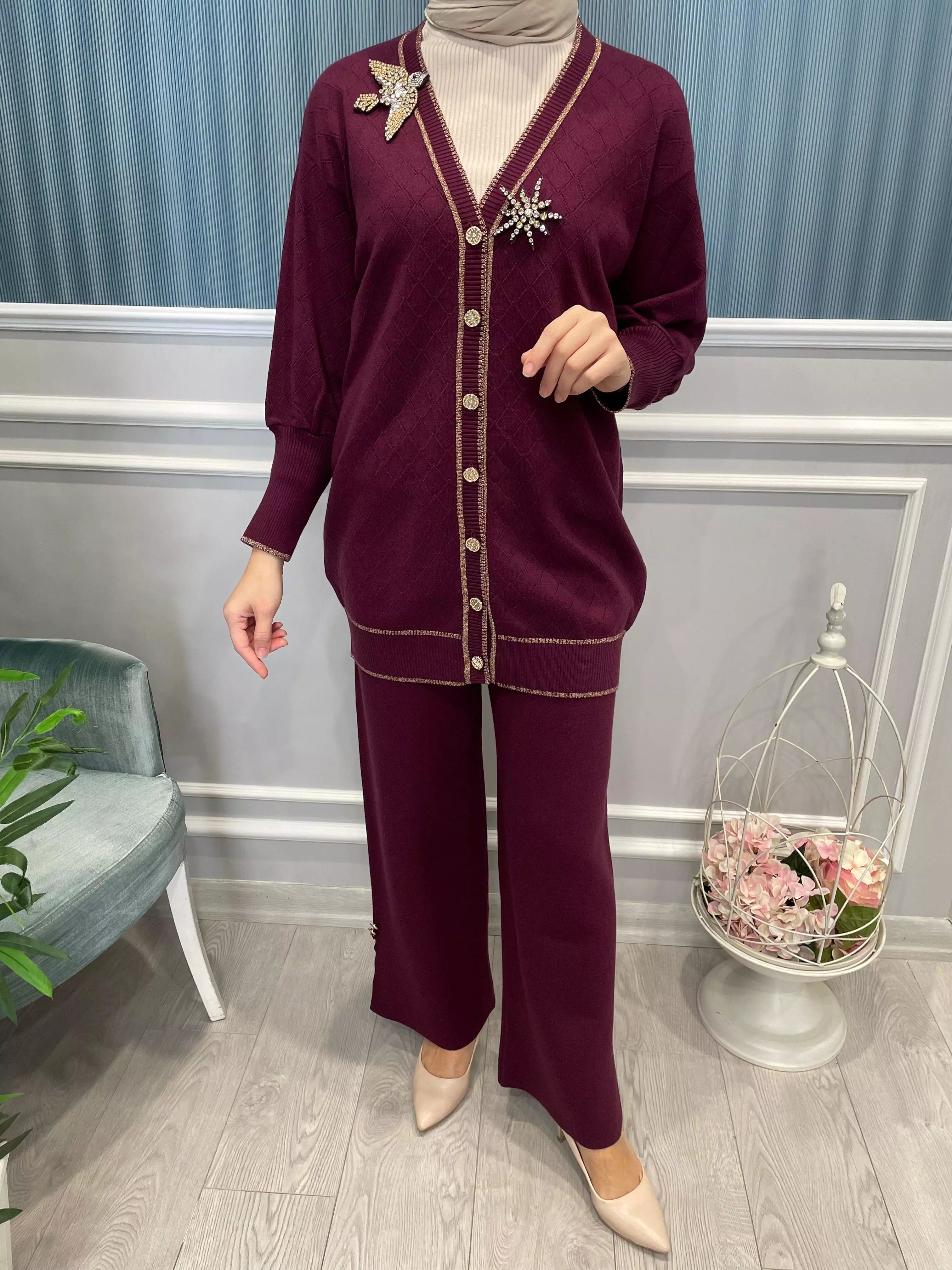 TAŞ%20İGNELİ%20TRİKO%20HIRKA