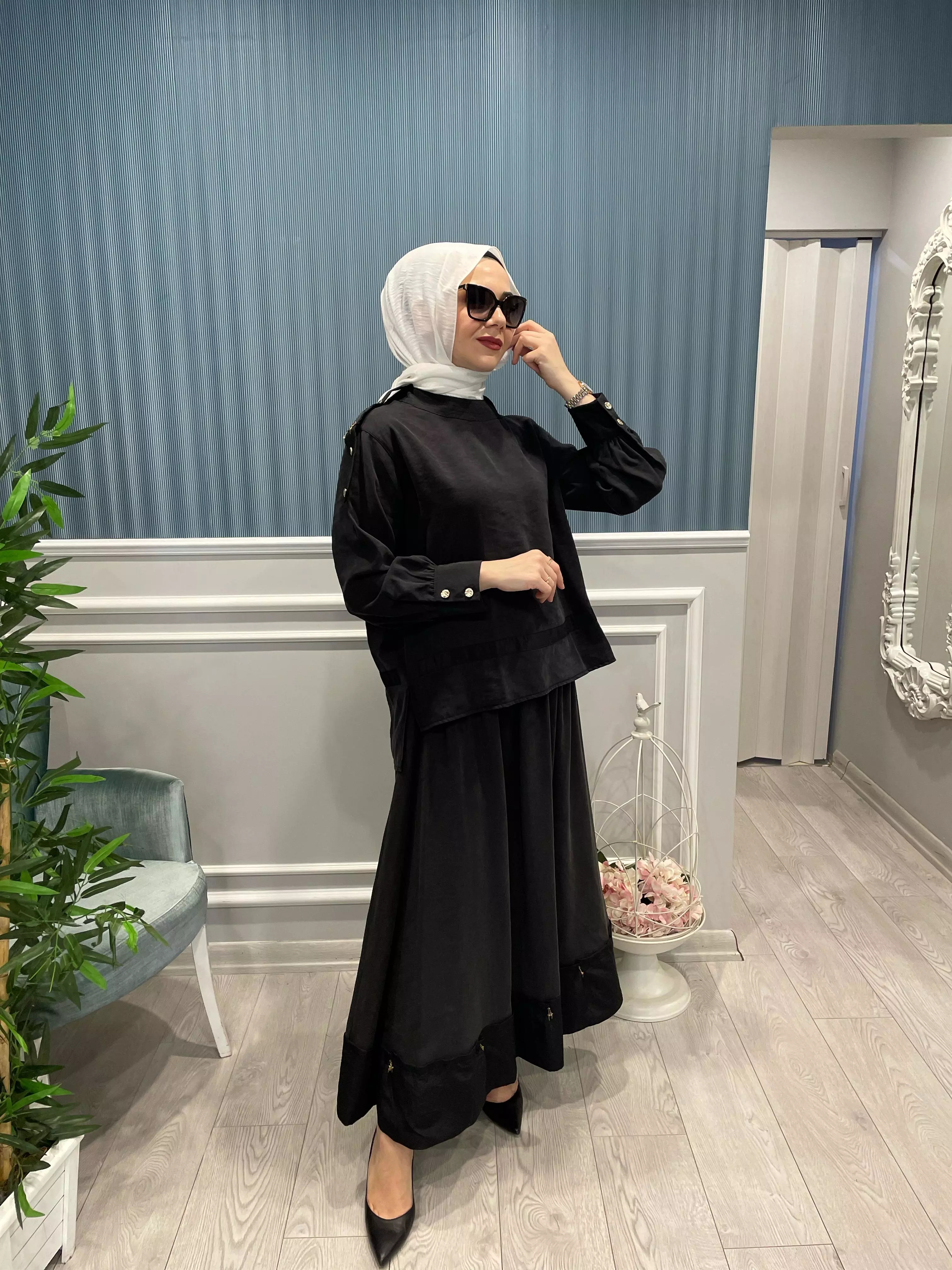 OMUZLARI%20APOLET%20DETAYLI%20DÜĞMELİ%20DUBAİ%20GARNİLİ%20PAİSON%20ETEKLİ%20TAKIM