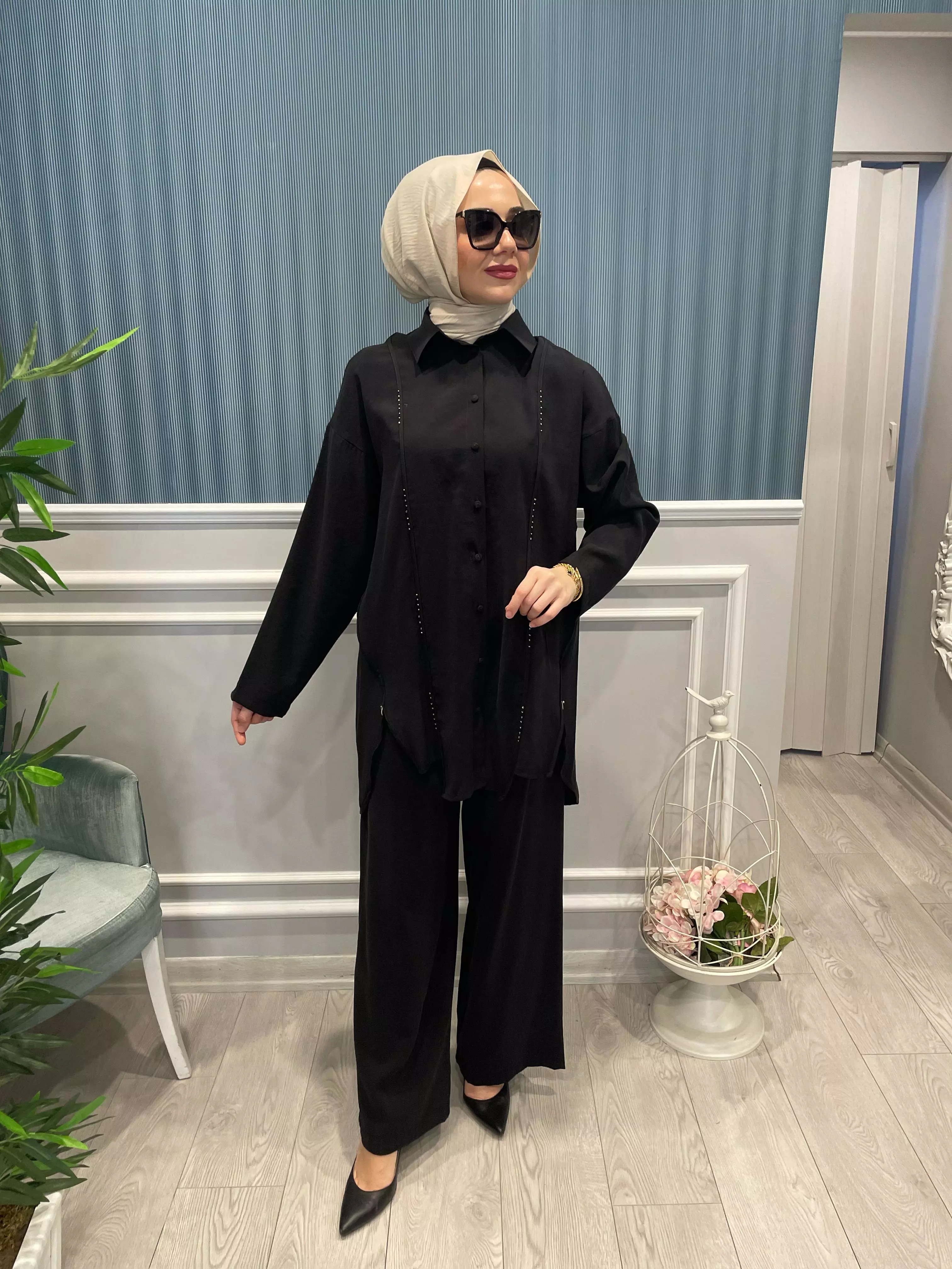 İKİ%20YANI%20YIRTMAÇLI%20TUNİKLİ%20PANTOLON%20TAKIM