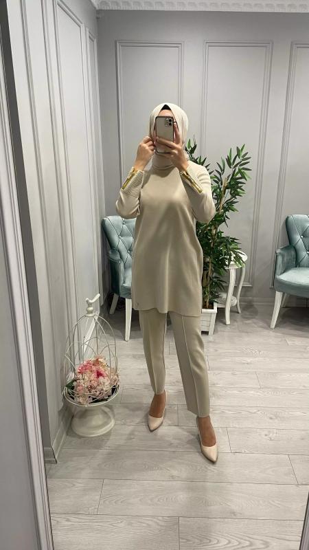 YAKASI%20VE%20BİLEĞİ%20BEKLETME%20DETAYLI%20TUNİK