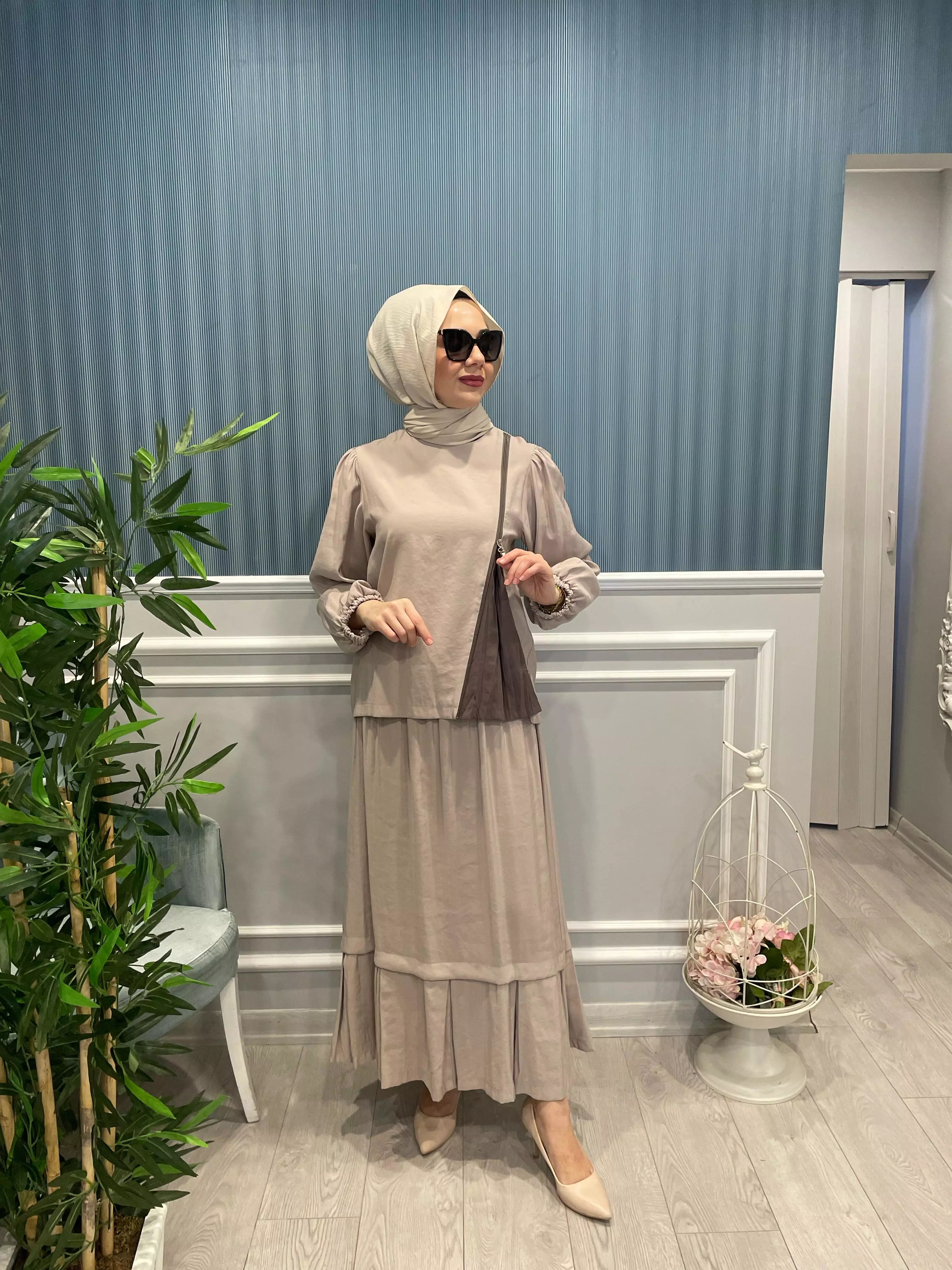 BLUZU%20GARNİLİ%20OMUZDAN%20FERMUAR%20DETAYLI%20VERONA%20ETEKLİ%20TAKIM