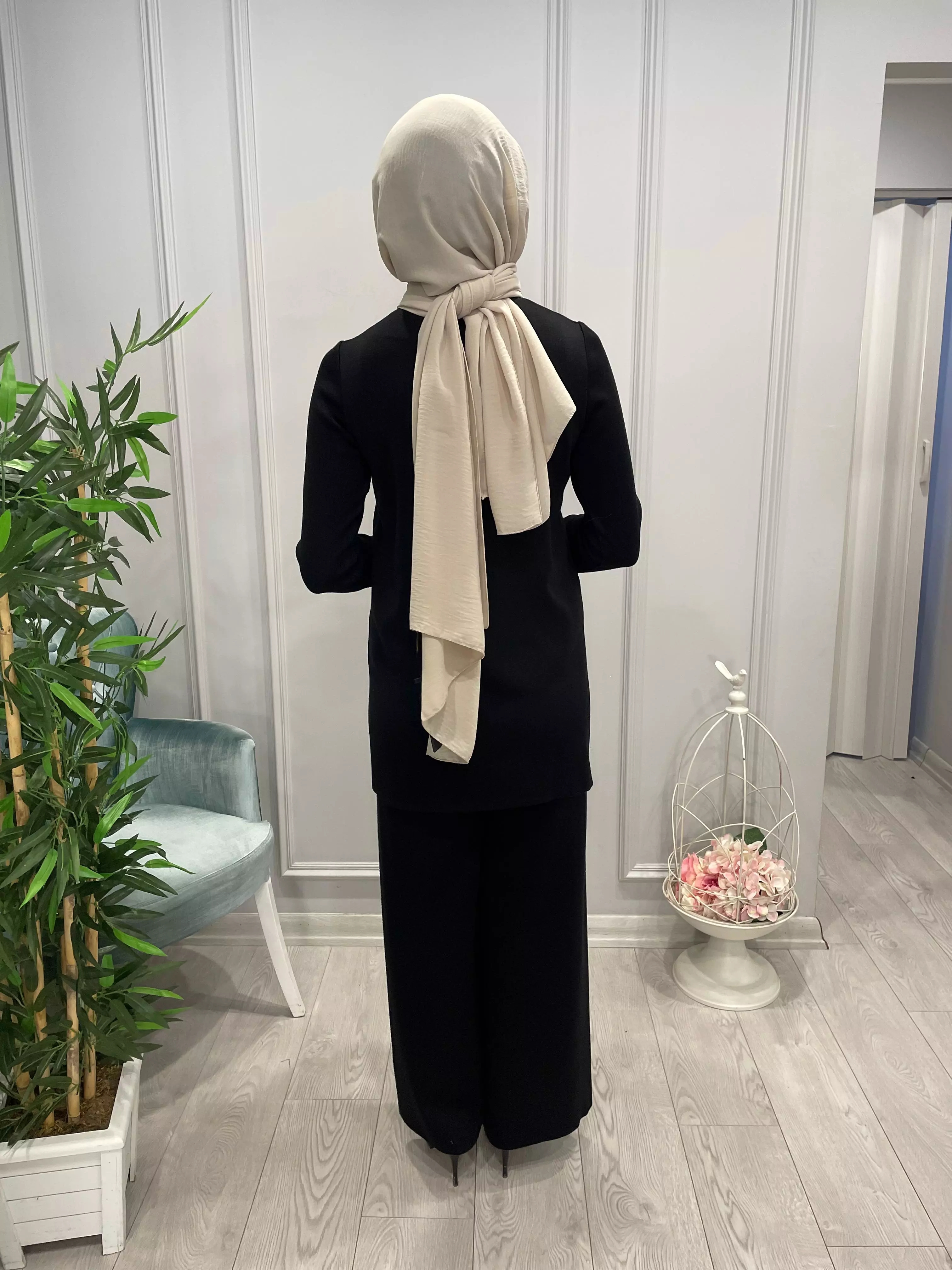 YANLARI%20TAŞ%20İŞLEMELİ%20BOL%20PAÇA%20PANTOLON