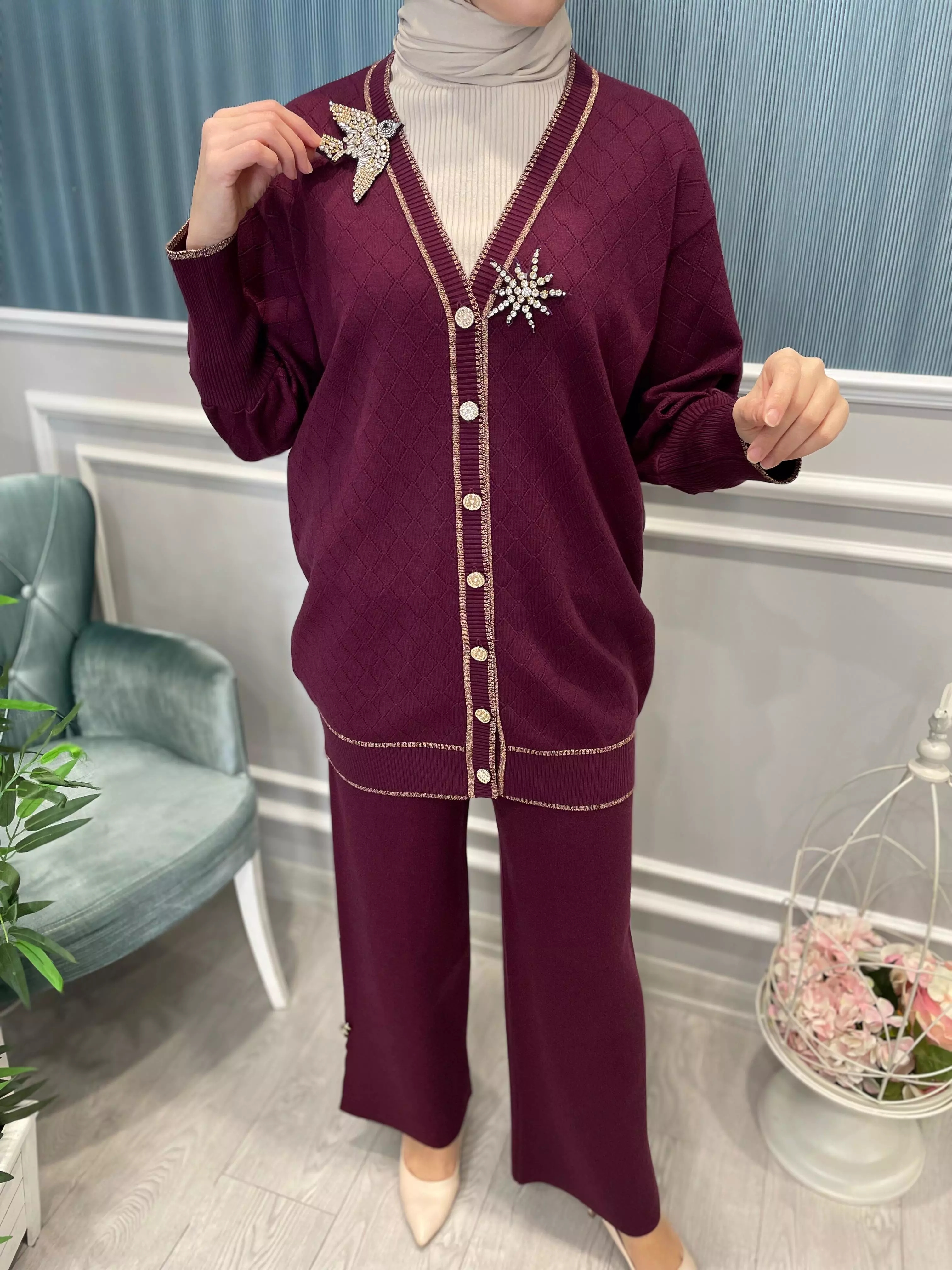 TAŞ%20İGNELİ%20TRİKO%20HIRKA
