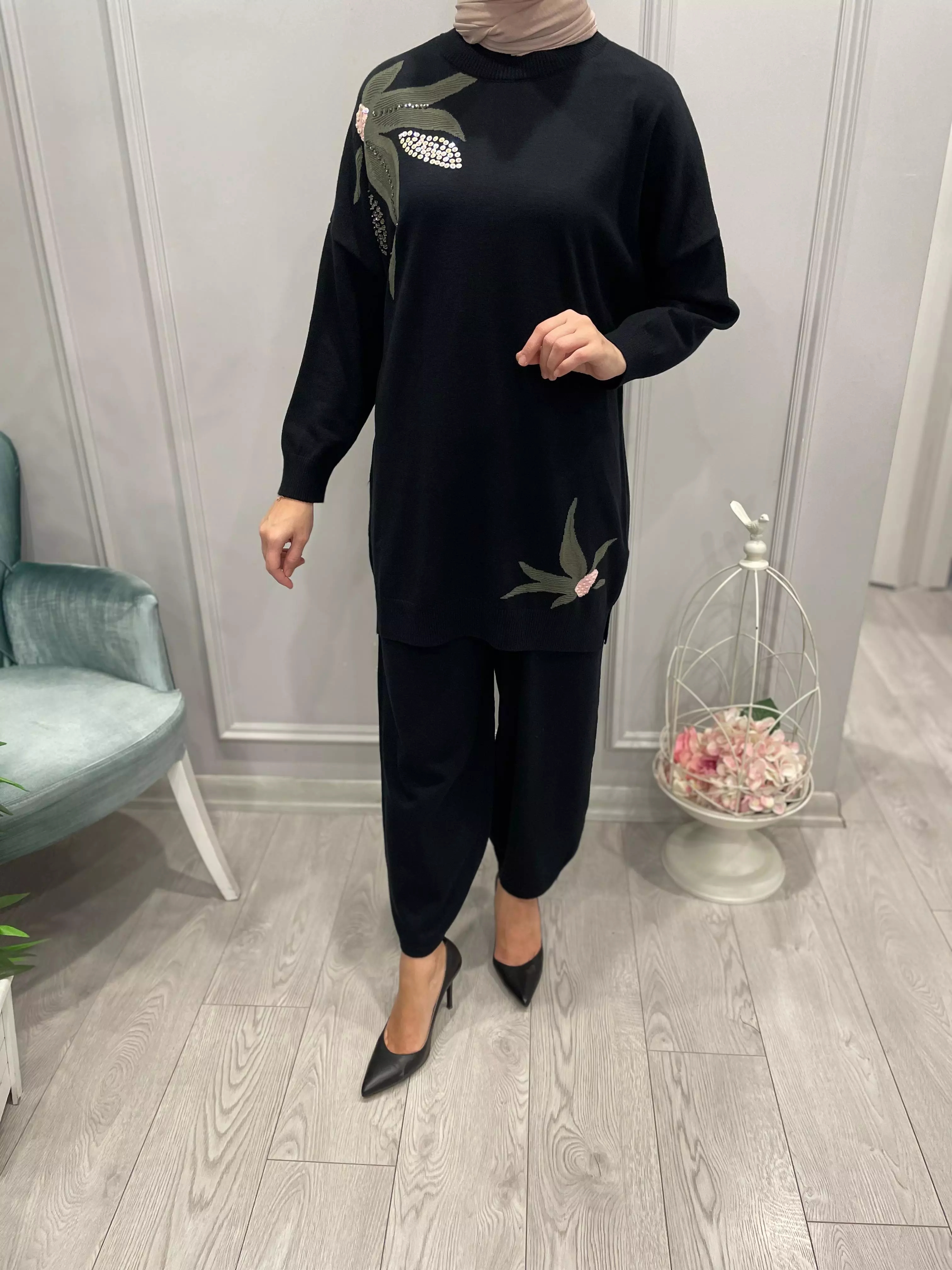 TRİKO%20ÇİÇEK%20MOTİFLİ%20BLUZ