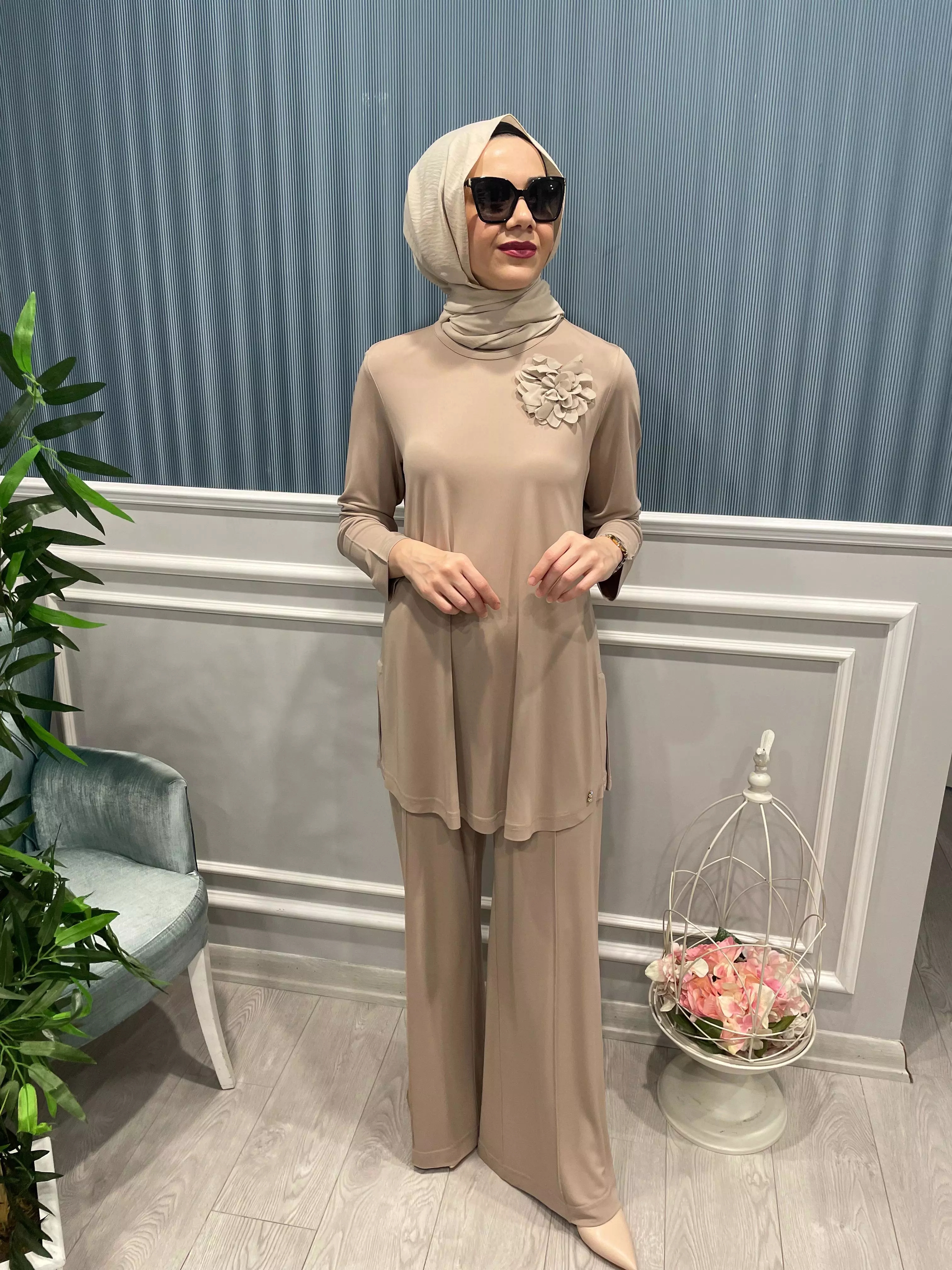 GÜL%20MOTİFLİ%20RAYON%20BLUZ