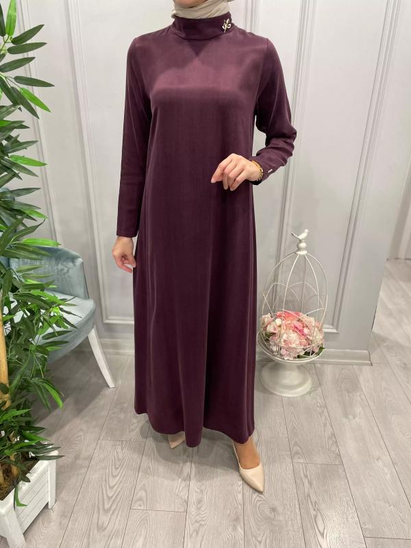 BROŞ%20DETAYLI%20KUPRA%20UZUN%20ELBİSE