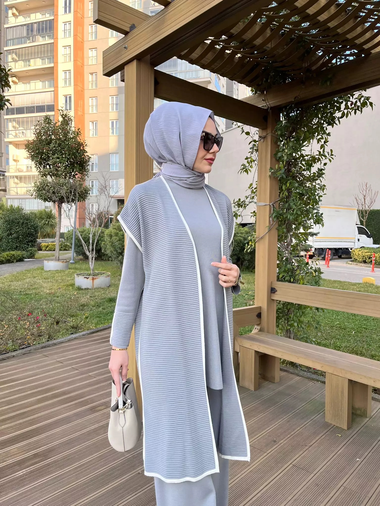 BEKLETME%20TEKNİKLİ%20TRİKO%20YELEK