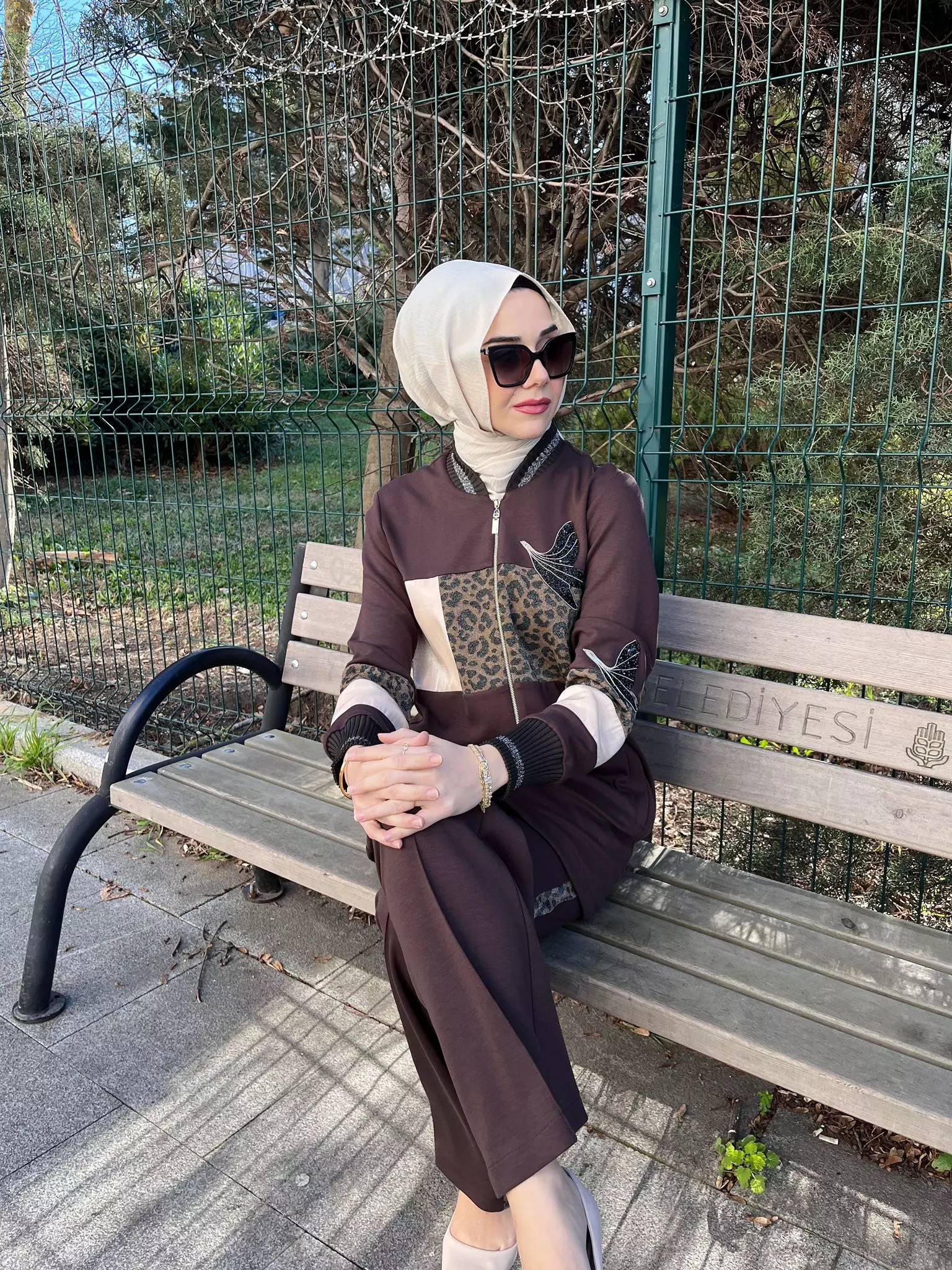 FERMUARLI%20LEOPAR%20DESENLİ%20TAŞ%20İŞLEMELİ%20TAKIM
