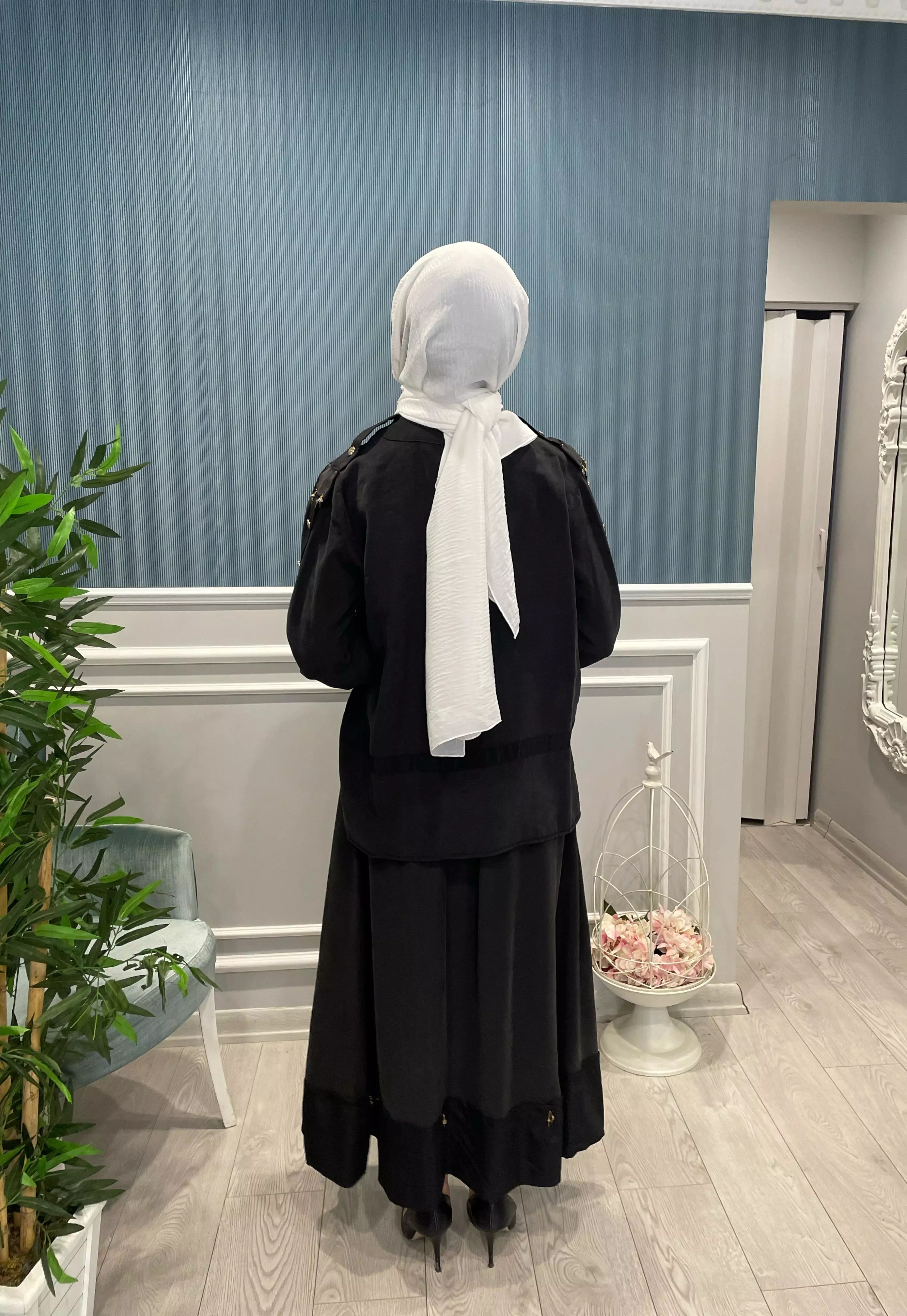 OMUZLARI%20APOLET%20DETAYLI%20DÜĞMELİ%20DUBAİ%20GARNİLİ%20PAİSON%20ETEKLİ%20TAKIM