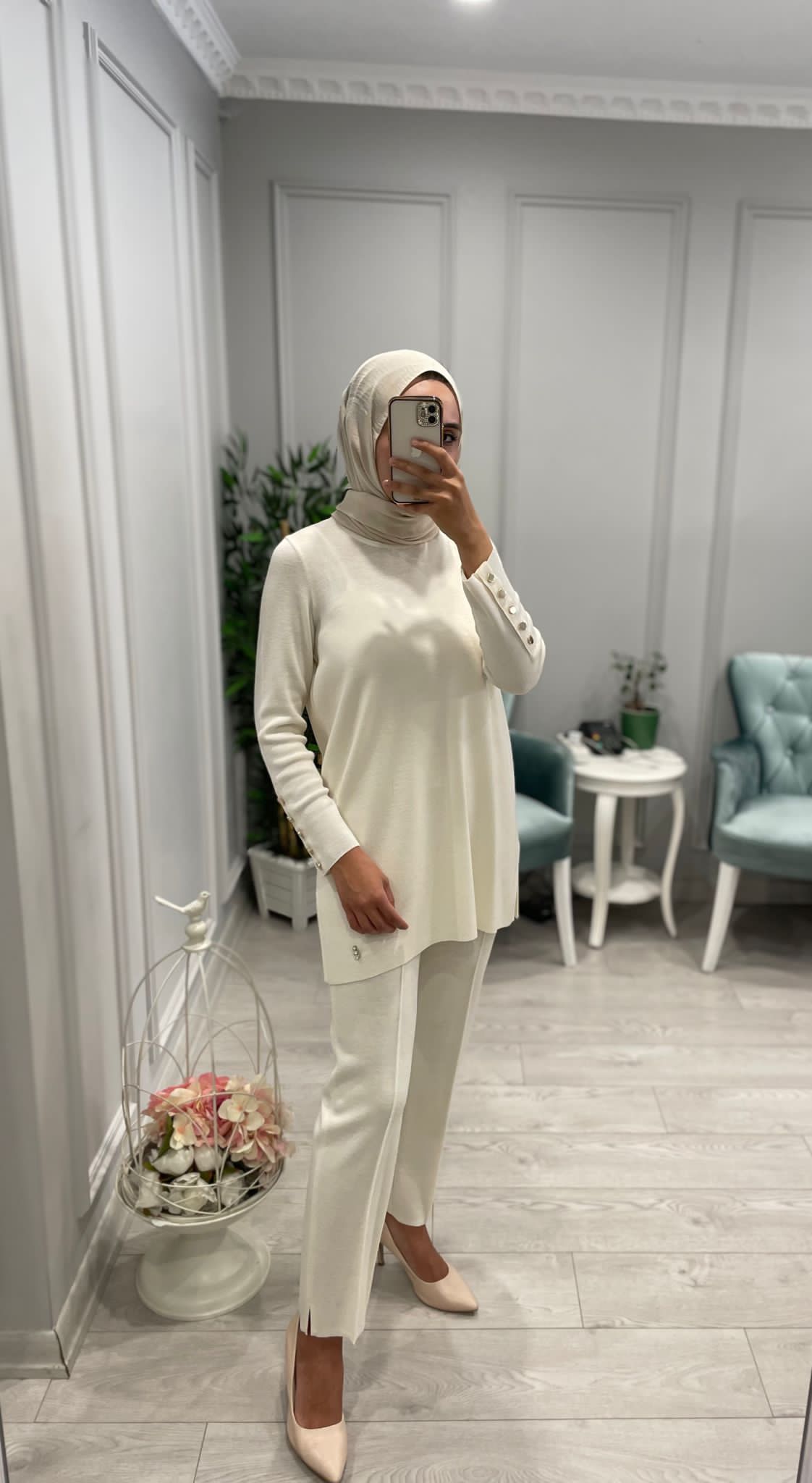 KOLLARI%20DÜĞMELİ%20EKRU%20BLUZ