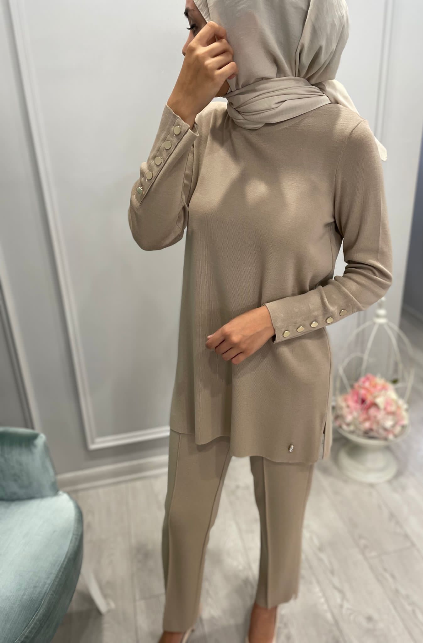 KOLU%20DÜĞMELİ%20CAMEL%20BLUZ