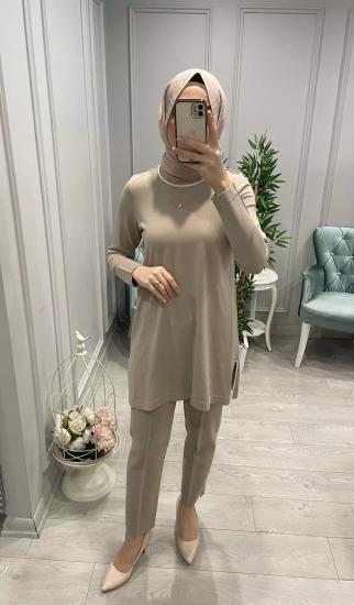 Yakası Beyaz Biyeli Yırtmaçlı Bluz -Vavel Butik