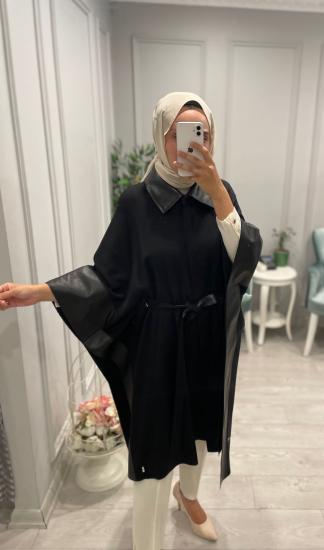 Missdalida Deri Detaylı Siyah Panço